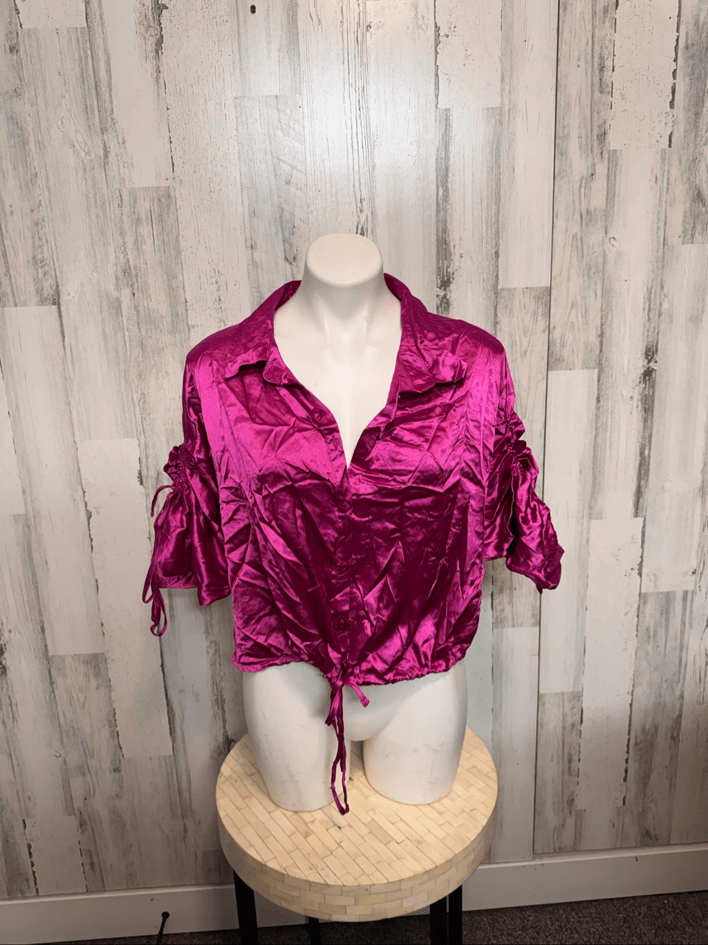 New Look Pink Satin Blouse 2X Tie Front Cropped Top Short Sleeve Button Up Fuchs