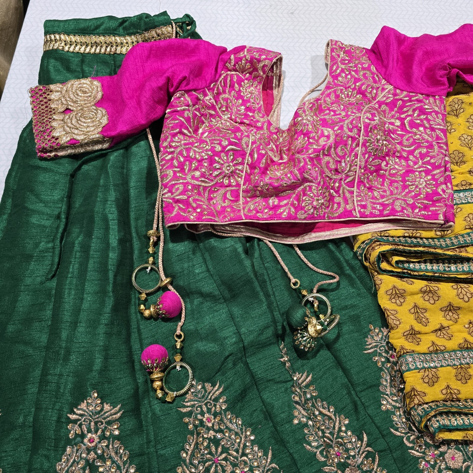 GORGEOUS! 3 PIECE Multi COLORED LENGHA CHOLI- SIZE M