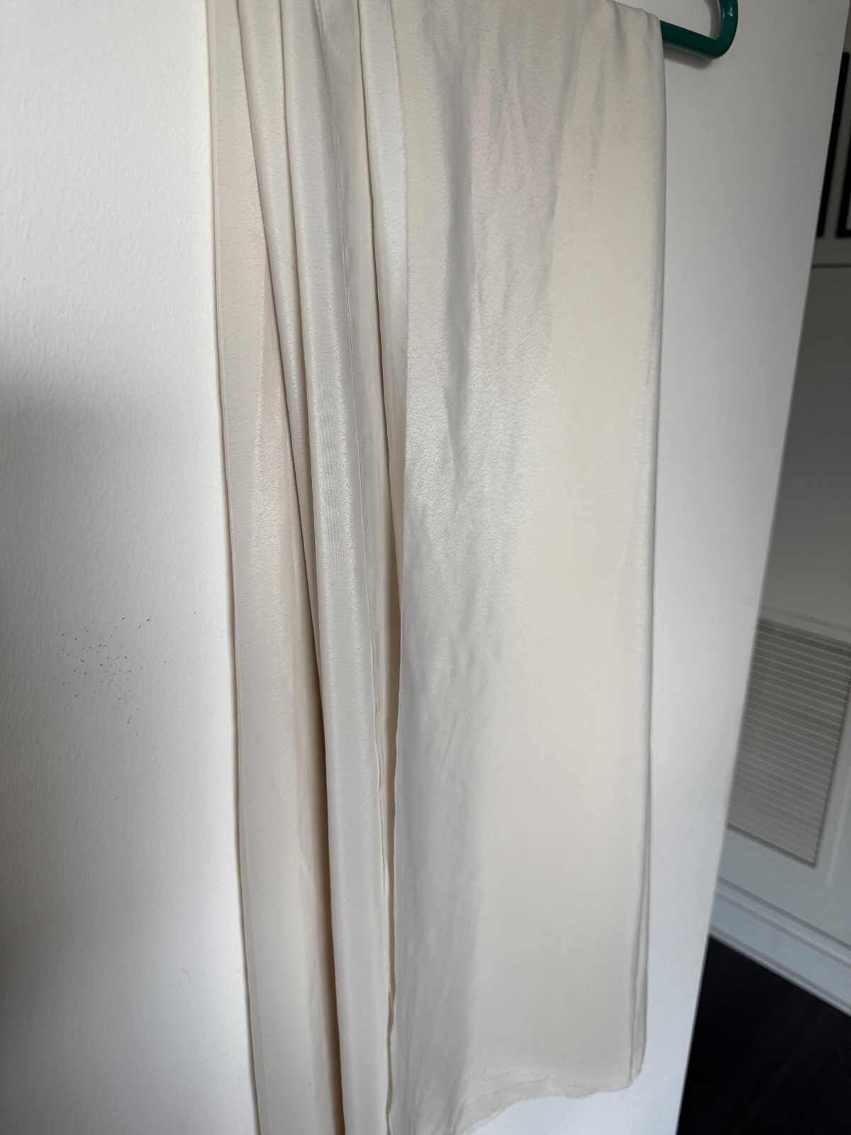 brandnew one piece off white pure crape very nice fabric
