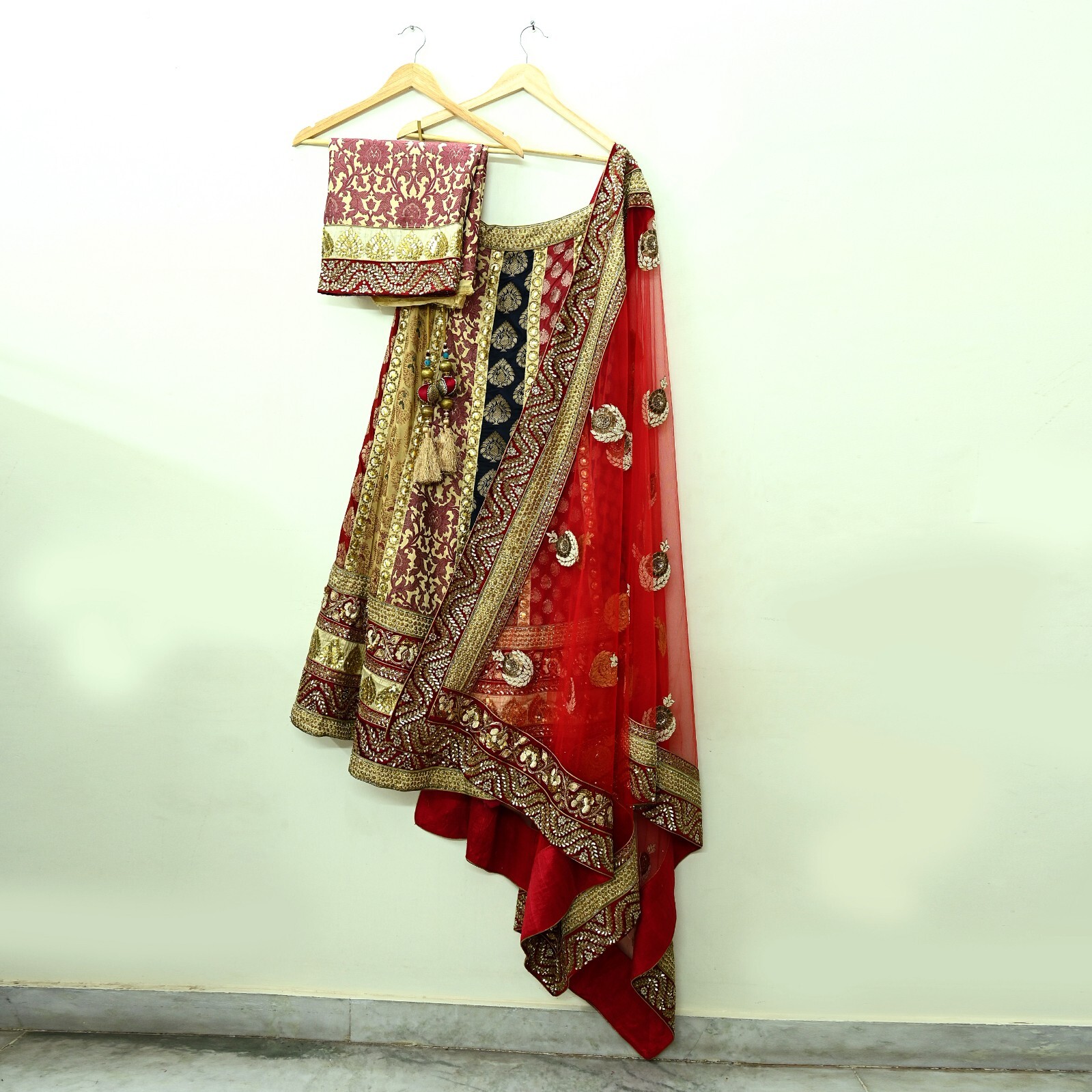 Indian New Heavy Pure Silk Hand Embroidered Designer Sabyasachi Lehenga 3pcs Set