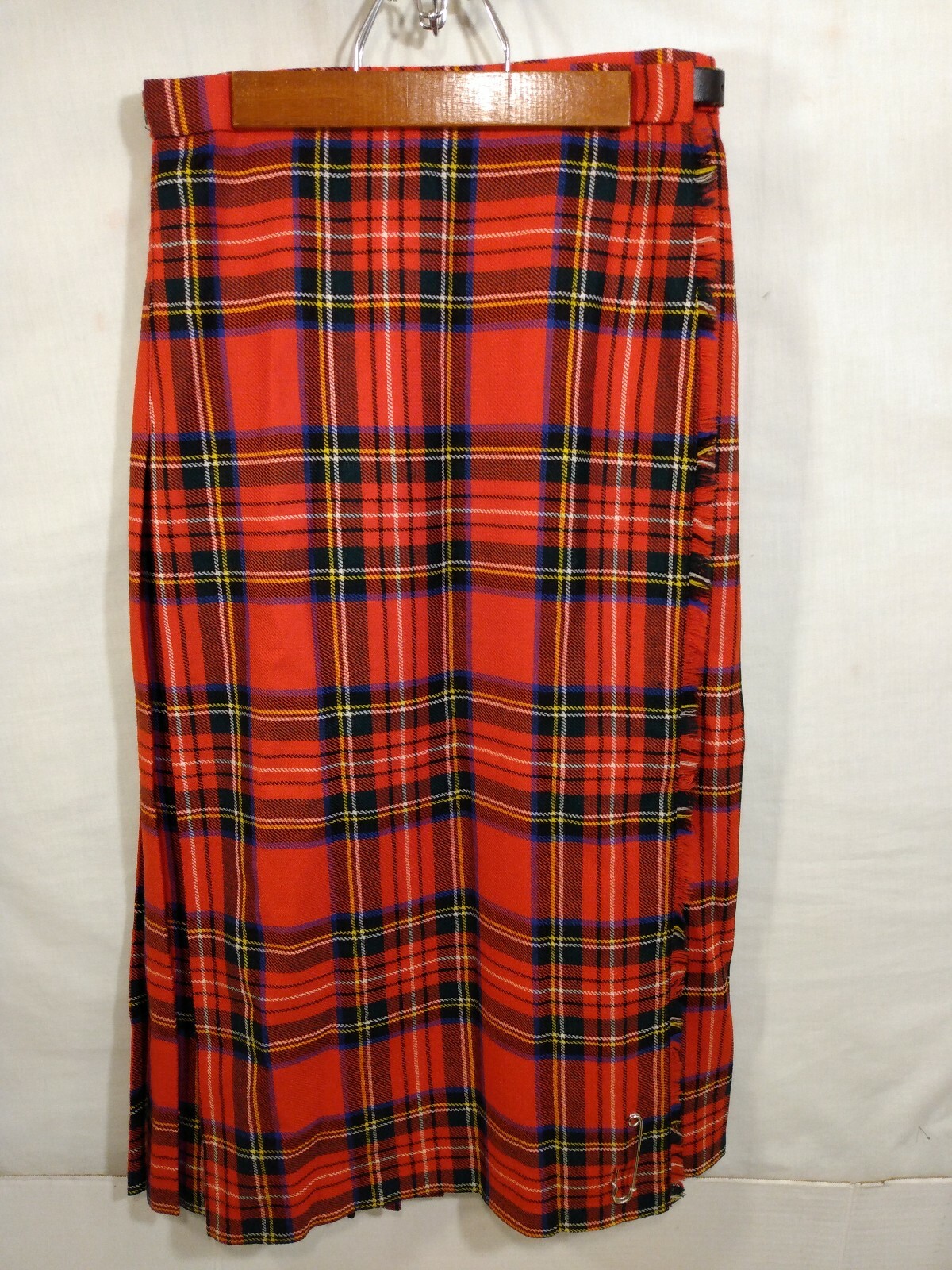 Edinburgh Woollen Mill Womens 10 Red Plaid Tartan Kilt Wrap Skirt Wool w/ Pin