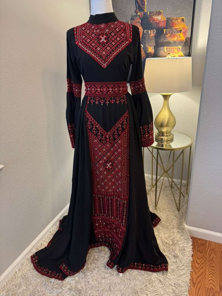 Marina Thobe Set – Women’s Embroidered Dress, Perfect for Eid, Abaya, Ramadan