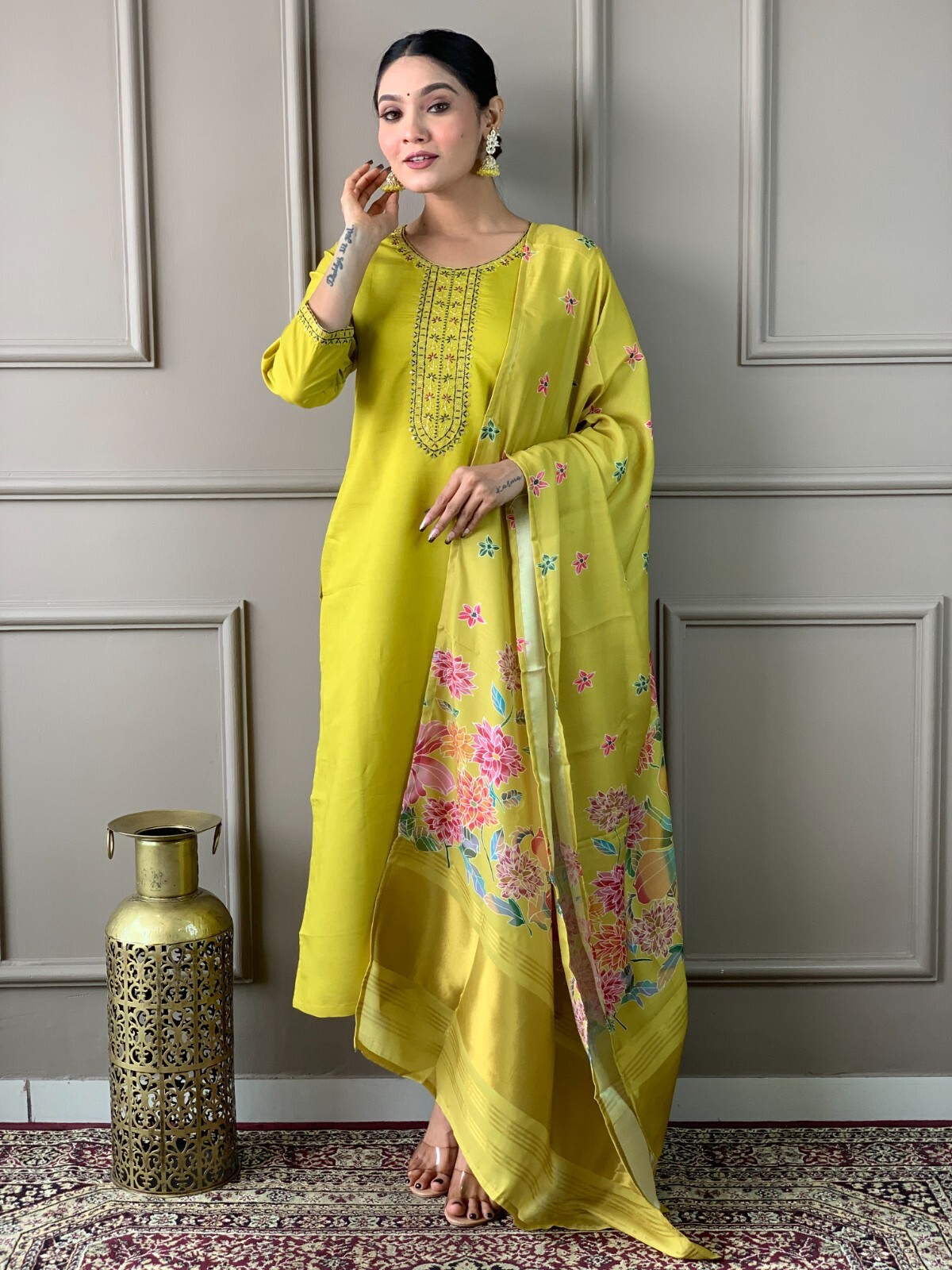 Women’ s Viscose Chanderi Embroidery Kurta with Pant & Dupatta