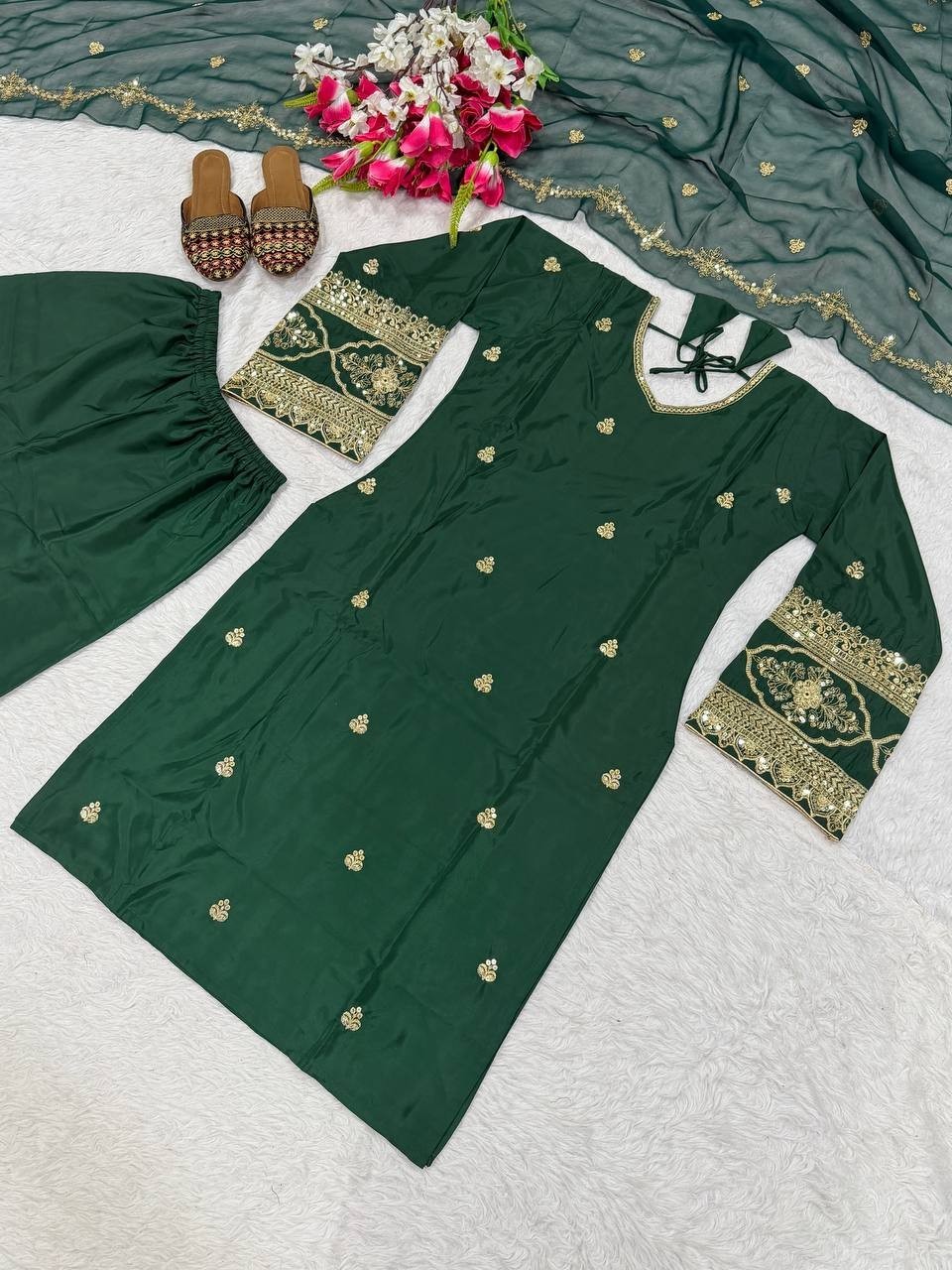 Stunning Look Heavy Natural Crep Silk Green Salwar Kameez With Dupatta For Women