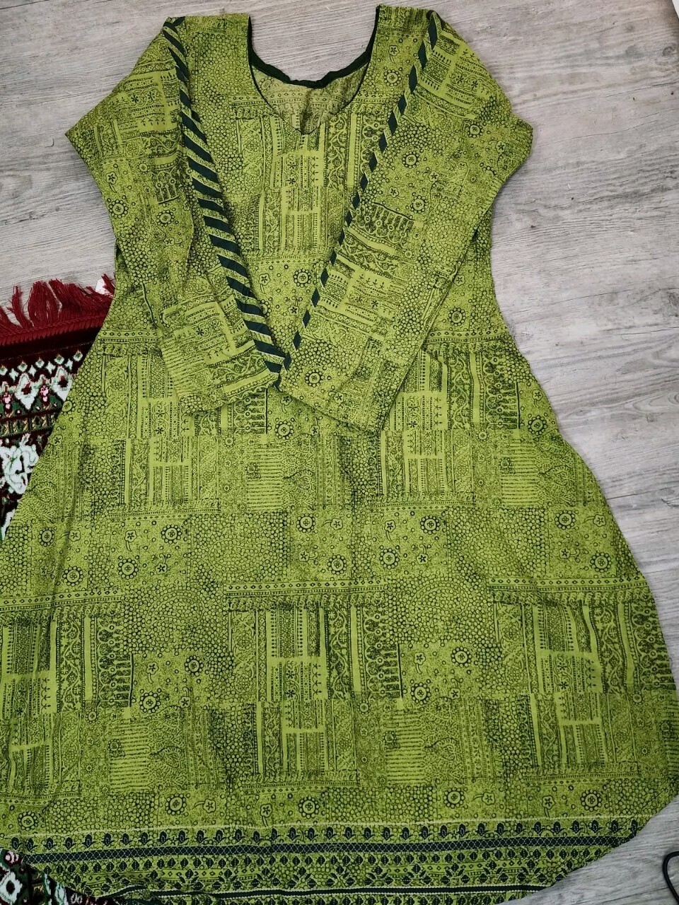 GREEN COLOR PAKISTANI SALWAR KAMEEZ BRAND NEW WITH TAGS