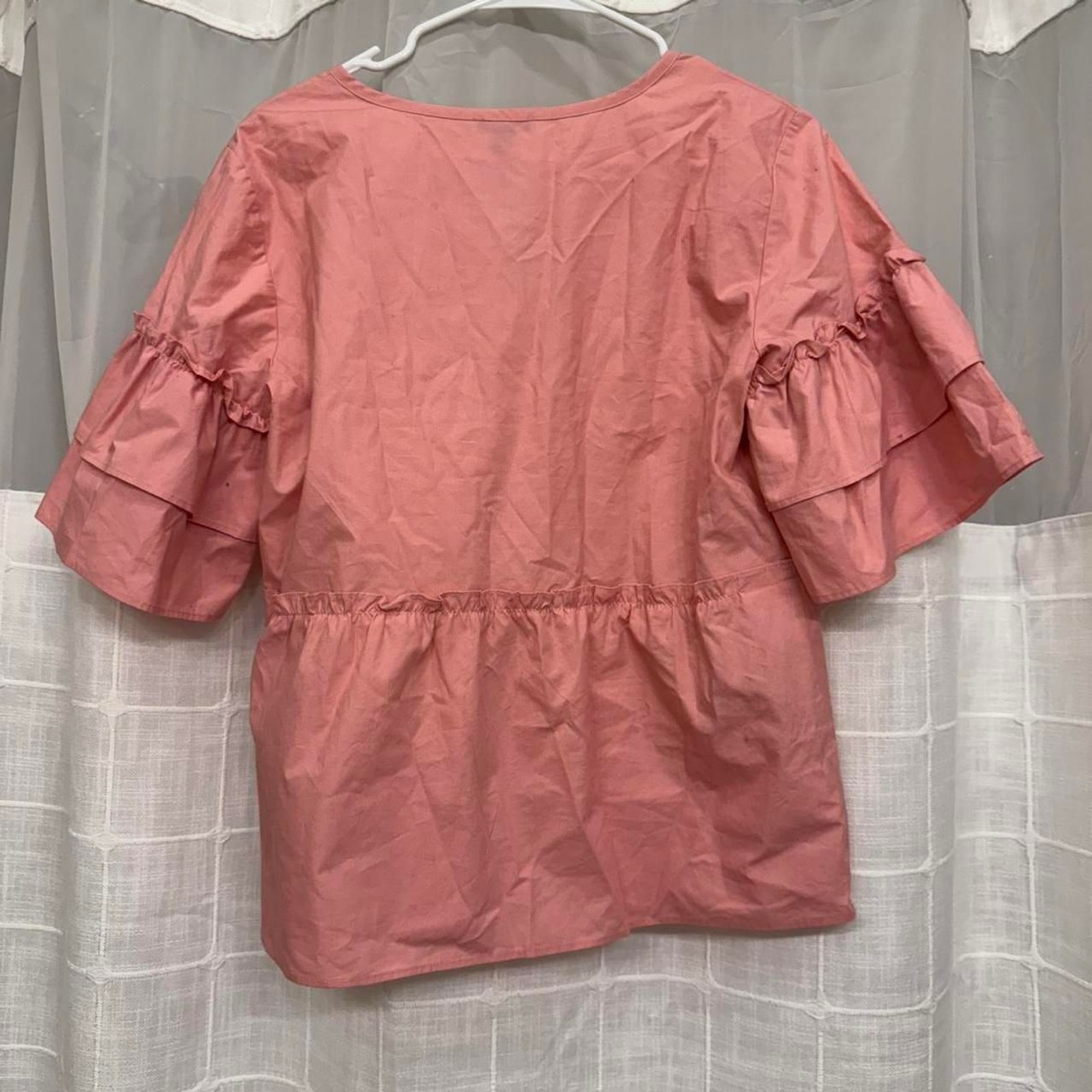 Ann Taylor Pink Ruffle Sleeve Peplum Blouse Women’s Small Feminine Workwear
