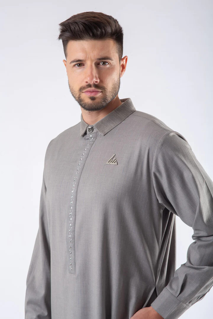 R24 LAWUNG Original Adult Men’s Thobe Modern Design Arabian Jubbah Gray
