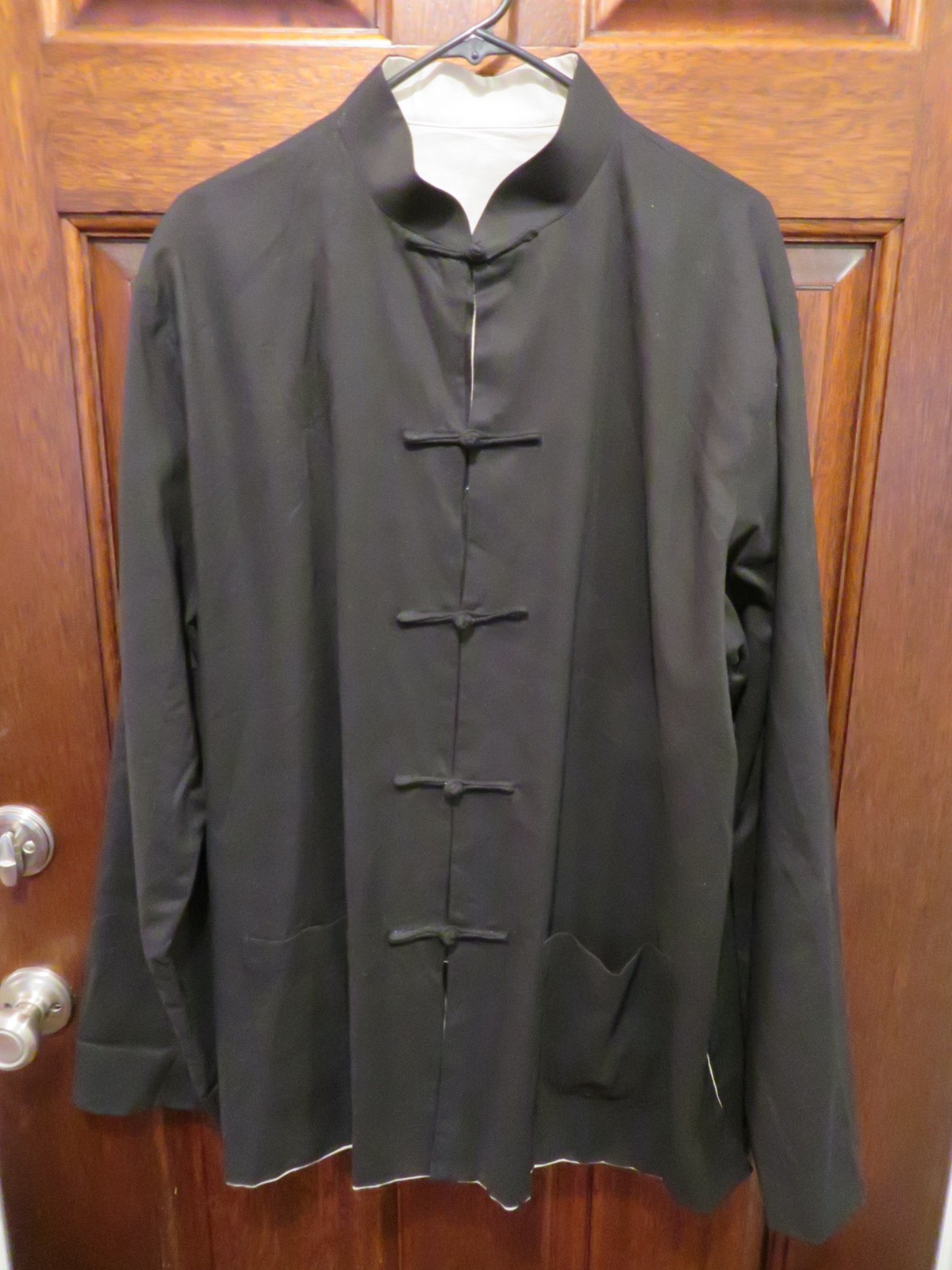 MINIYE Men’s Chinese Tang Jacket. Black & Tan Reversible. ~32″ L X 27″ W. WornWT