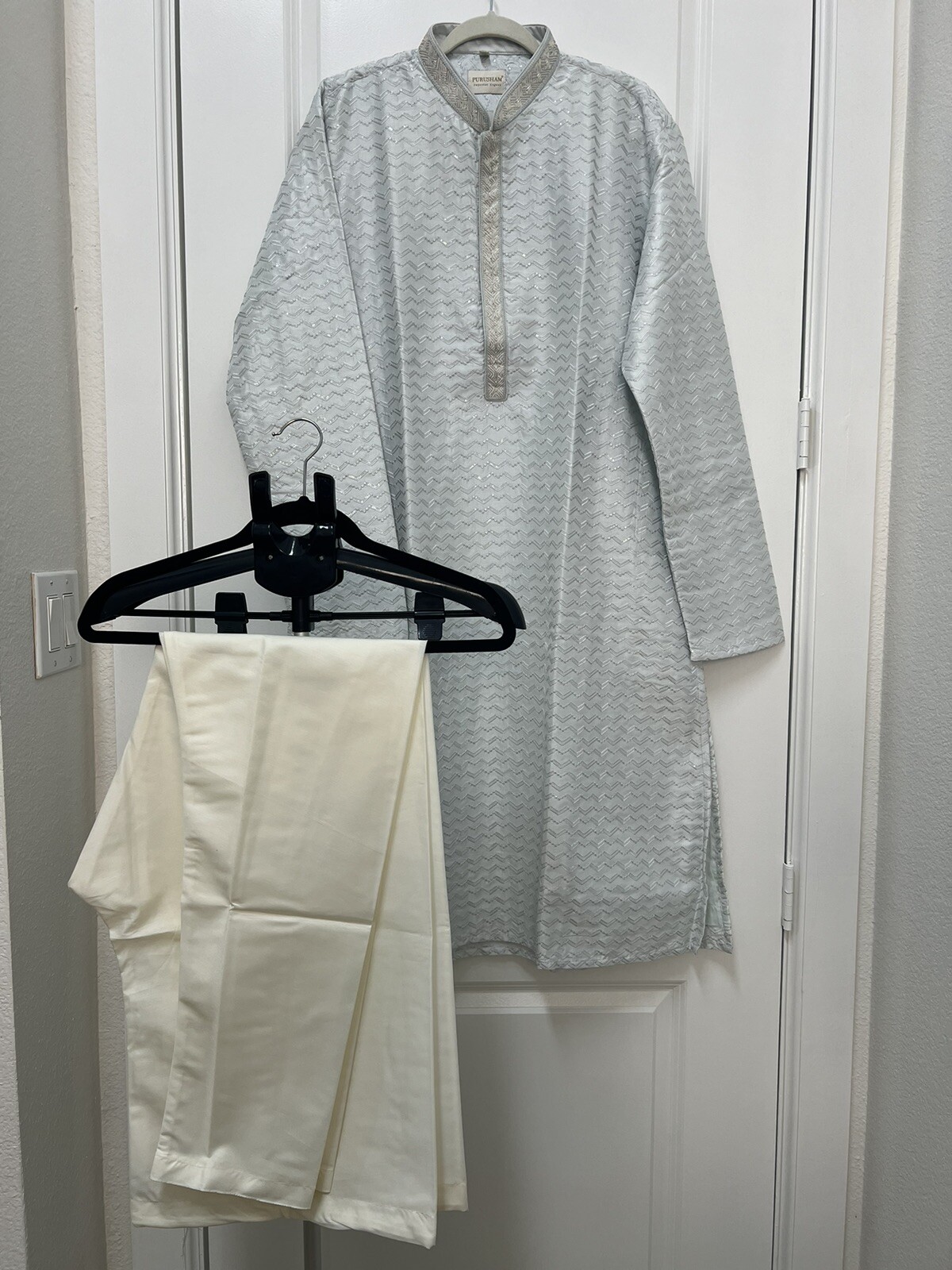 NEW Light Blue Men’s Self Embroidered Kurta And Ivory Pants 2XL