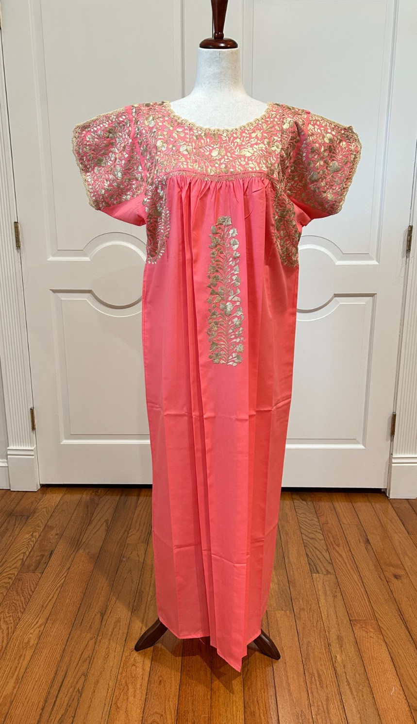 XL San Antonino Maxi Dress, Oaxaca Mexican dress. hand Embroidered. Silk Threads