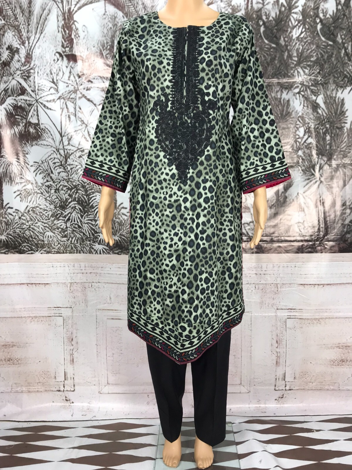 TAWAKKAL MAHRU EMBROIDERED LAWN Collection 3 PIECE SUIT READY TO WEAR