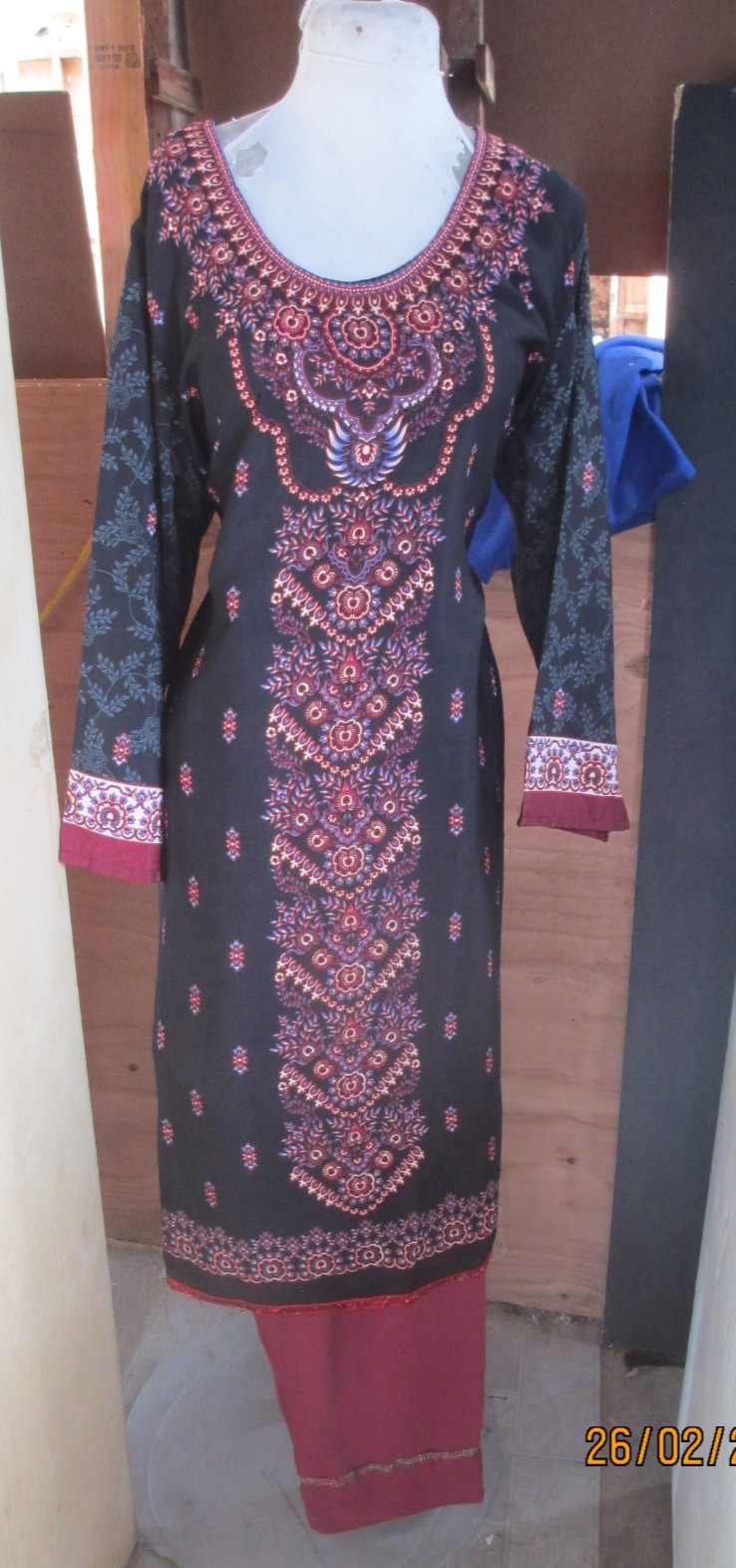 beautiful flower embroidery salwar kameez material chiffon Size XL 46