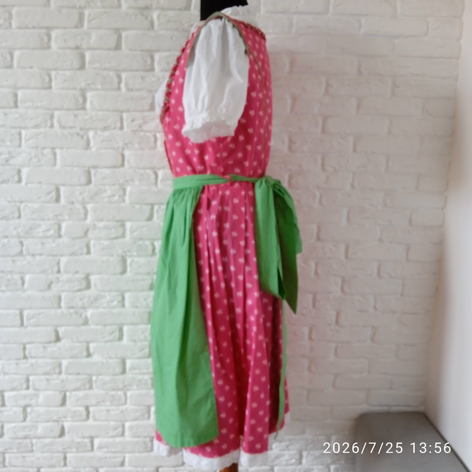 Waldschultz Tyrol Dirndl Oktoberfest Dress Size M 40/42 and white blouse