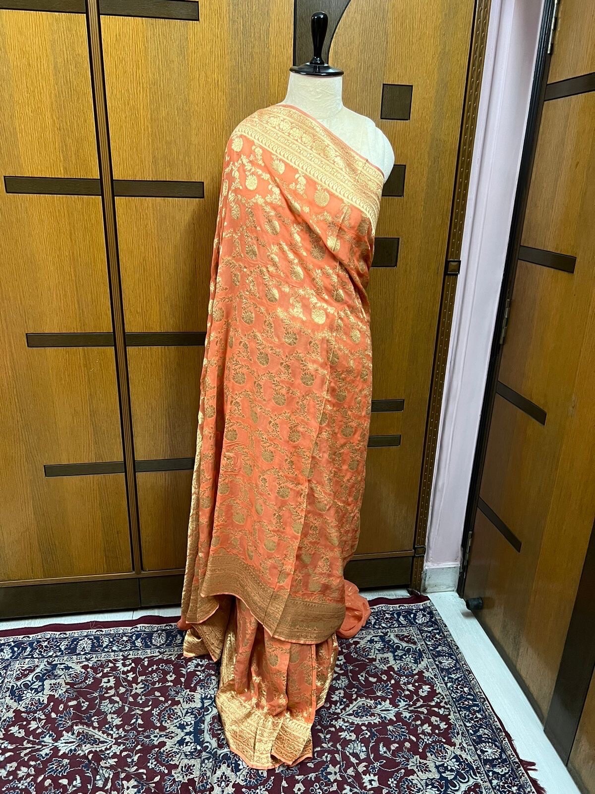 Gorgeous Handloom Pure Khaddi Georgette Bandhini Saree – Peach And Gold
