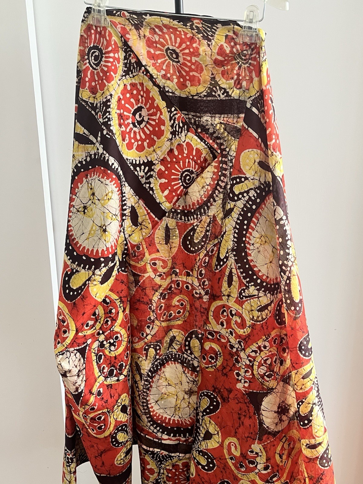 Fabric Red Brown Yellow Ivory 100% Silk Hand Wax Stunning Batik Saree Sari 43″ W