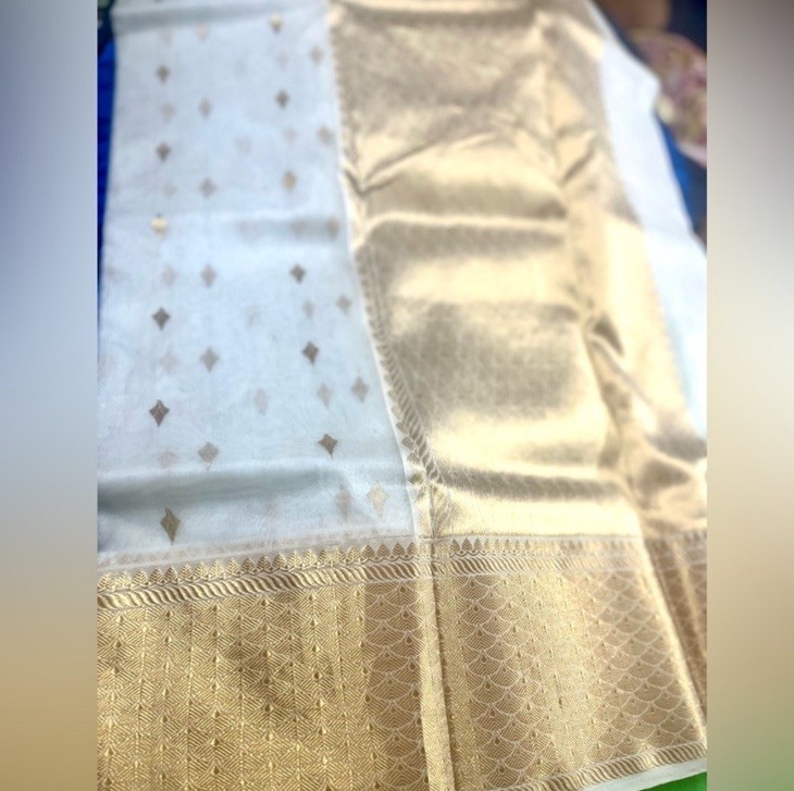Stunning Wgite & Gold Pure Silk Jacquard Saree with Zari Woven Border & Motif
