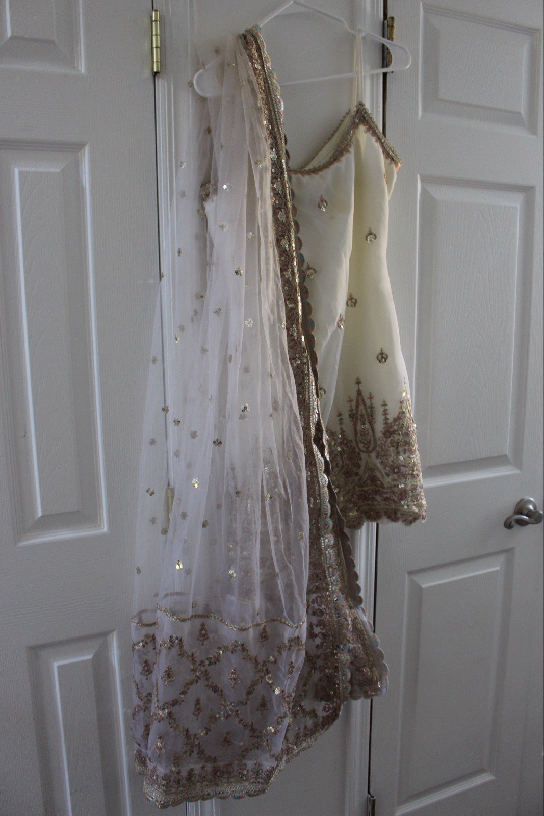 Lashkaraa salwar kameez White With Sequins And Multicolor Beading