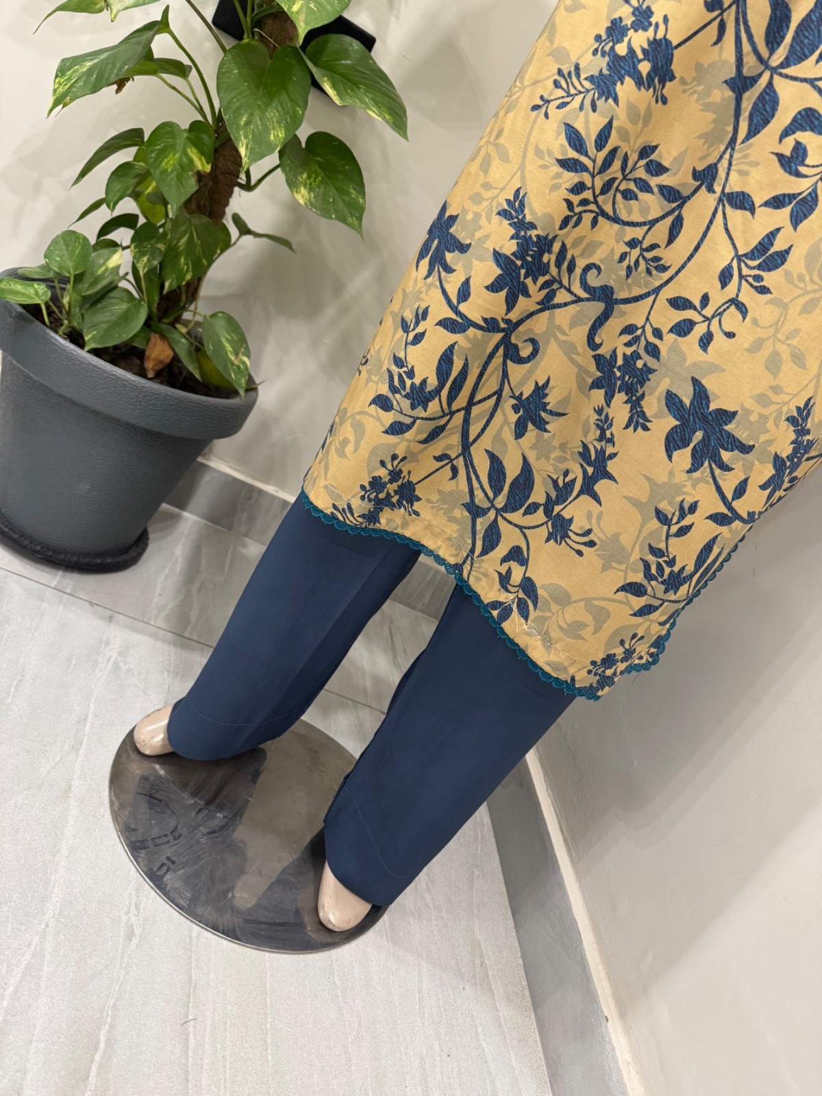 Pakistani Dark Beige & Blue Printed Straight Shirt 3PCS Printed Linen Dress ,L