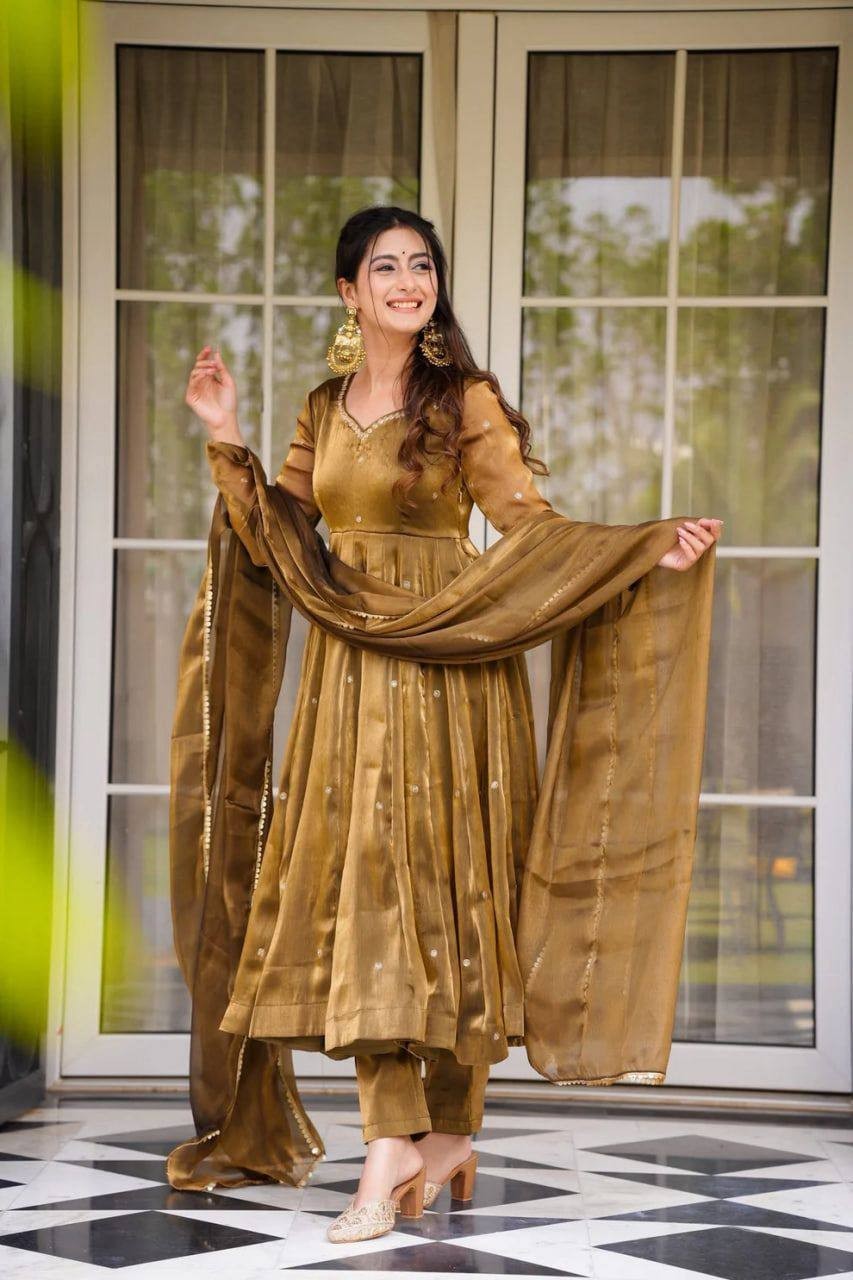 New Arrival Heavy Silk Salwar Kameez With Dupatta For Wedding & Party Wear