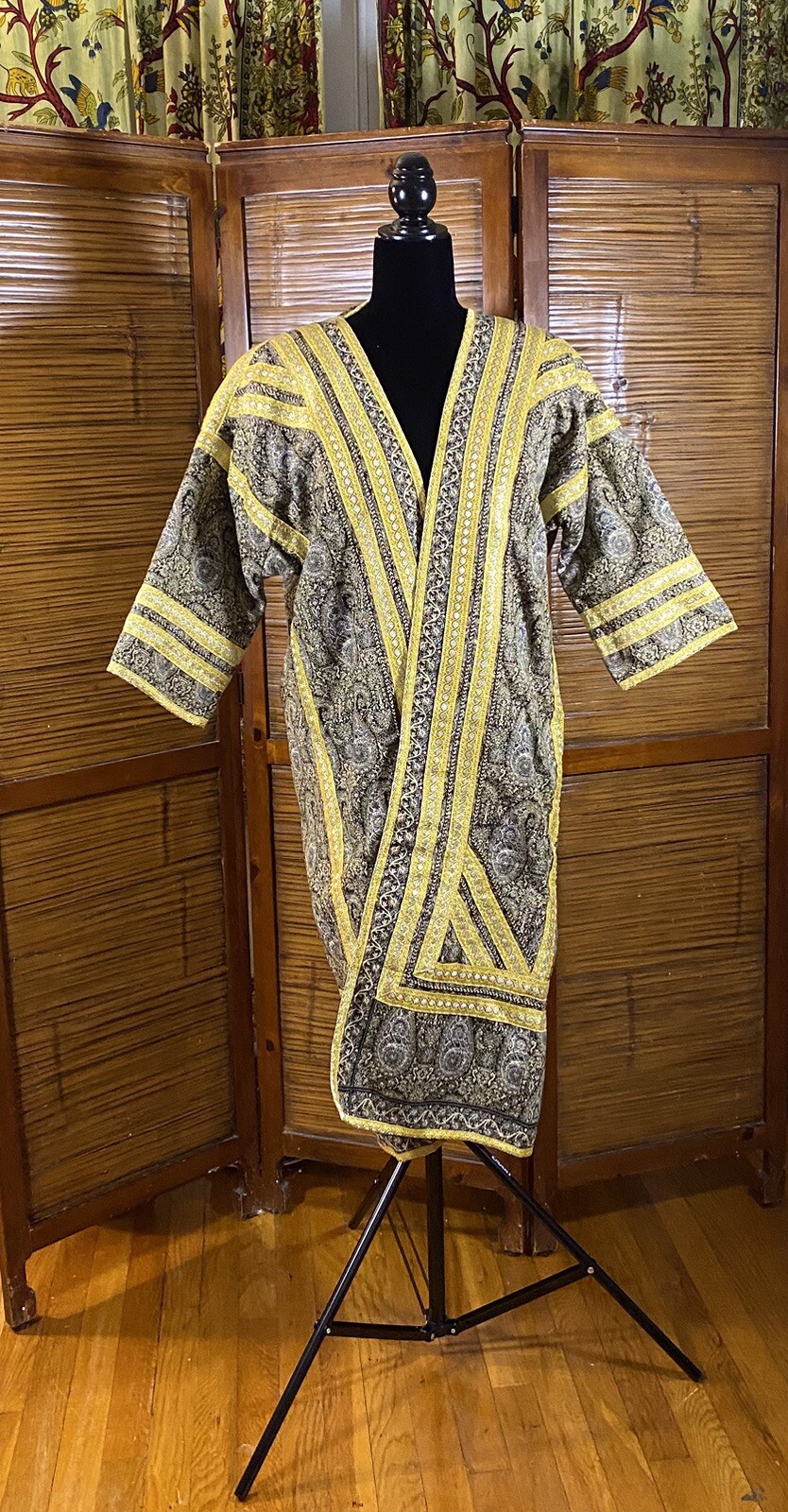 Traditional Saudi Farwa Coat Jacket For Petits or Child
