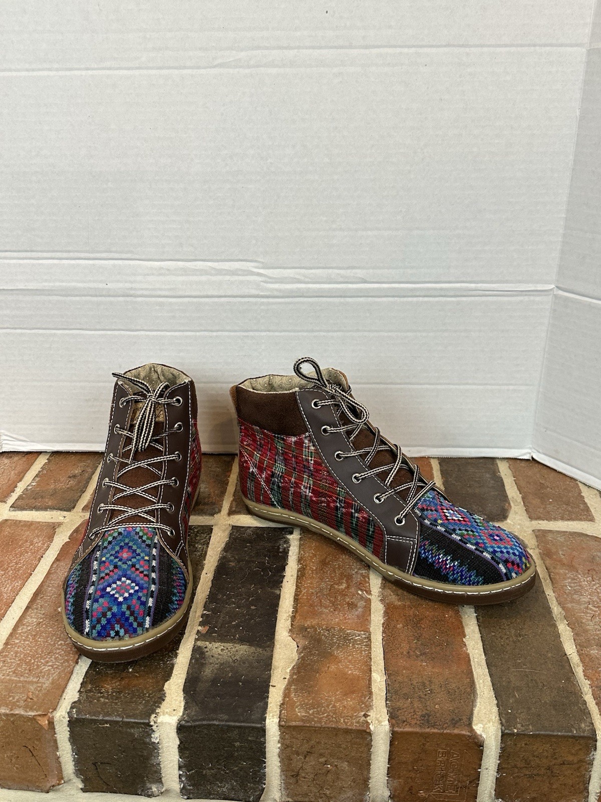 Men’s Handmade textile shoes MADE IN GUATEMALA Red Blue Brown US 9.5