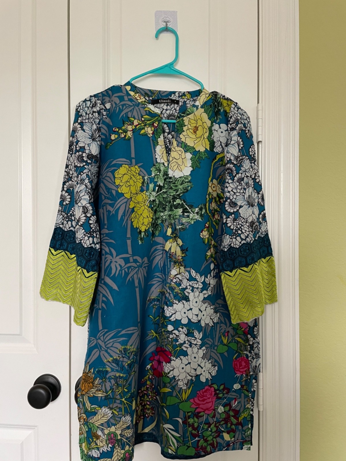 printed cotton kurti small size.Brand Khaadi .
