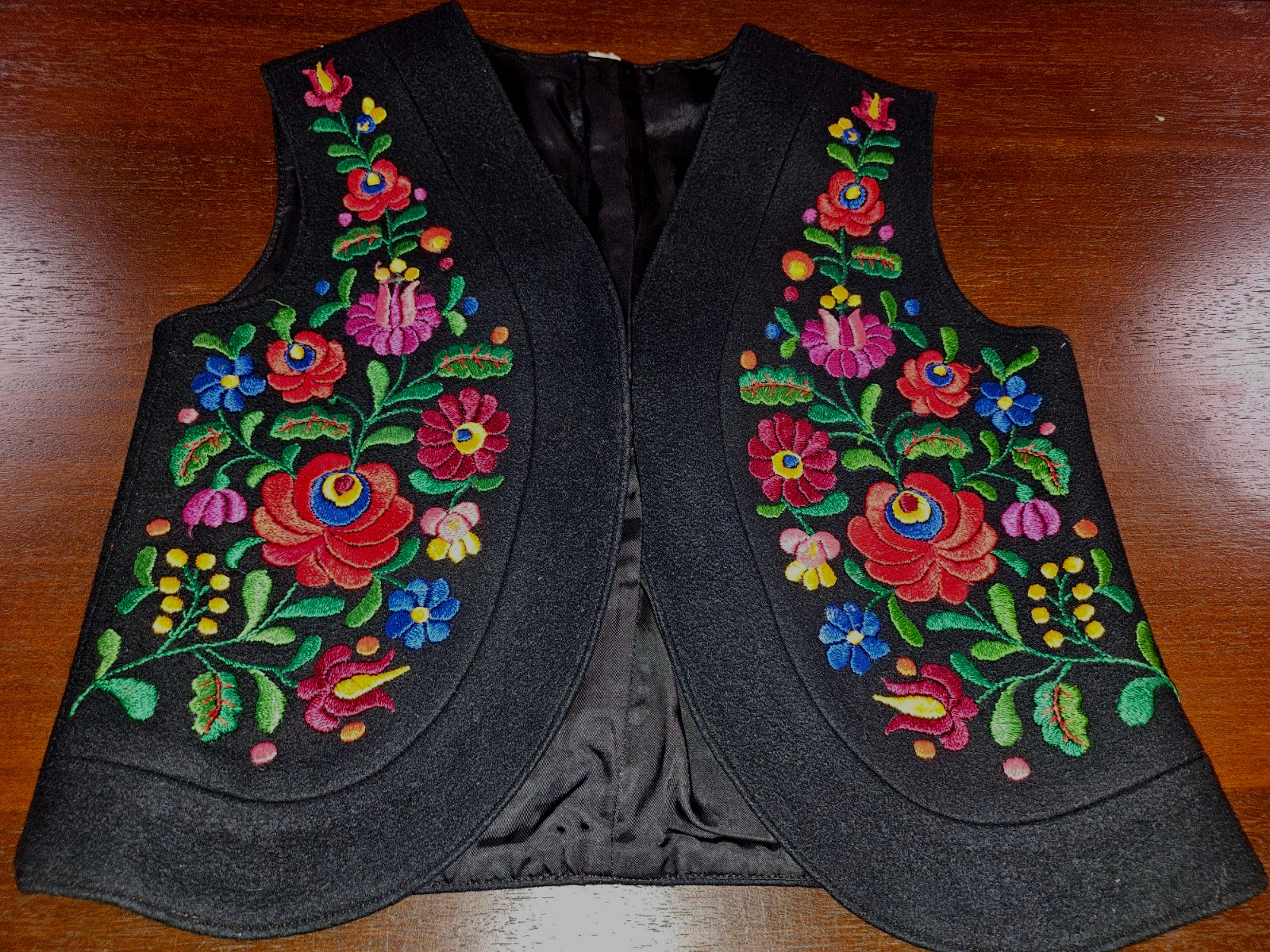 Vintage Black Wool Felt Paprika Flor Hand-Embroidered Hungarian Matyo Art Vest