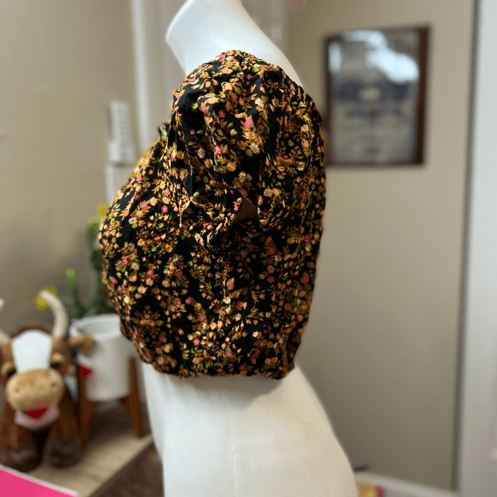 Xhilaration Floral Off Shoulder Crop Top Size M Black Boho Puff Sleeve Smocked B
