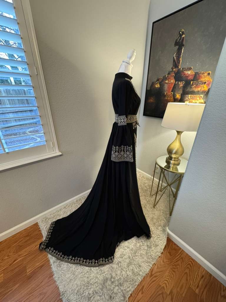 Marina Thobe Set – Women’s Embroidered Dress, Perfect for Eid, Abaya, Ramadan