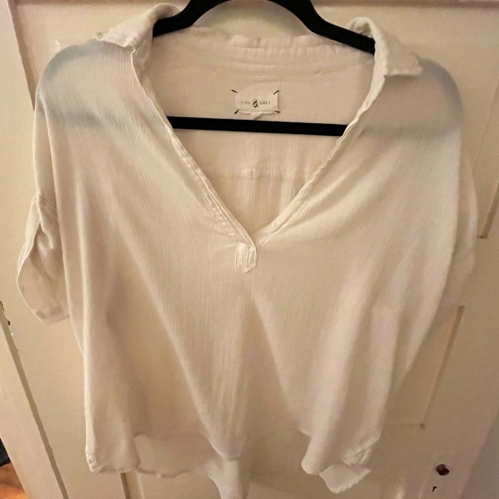 Lou & Grey loose white blouse size small white v neck 3 quarter length sleeves