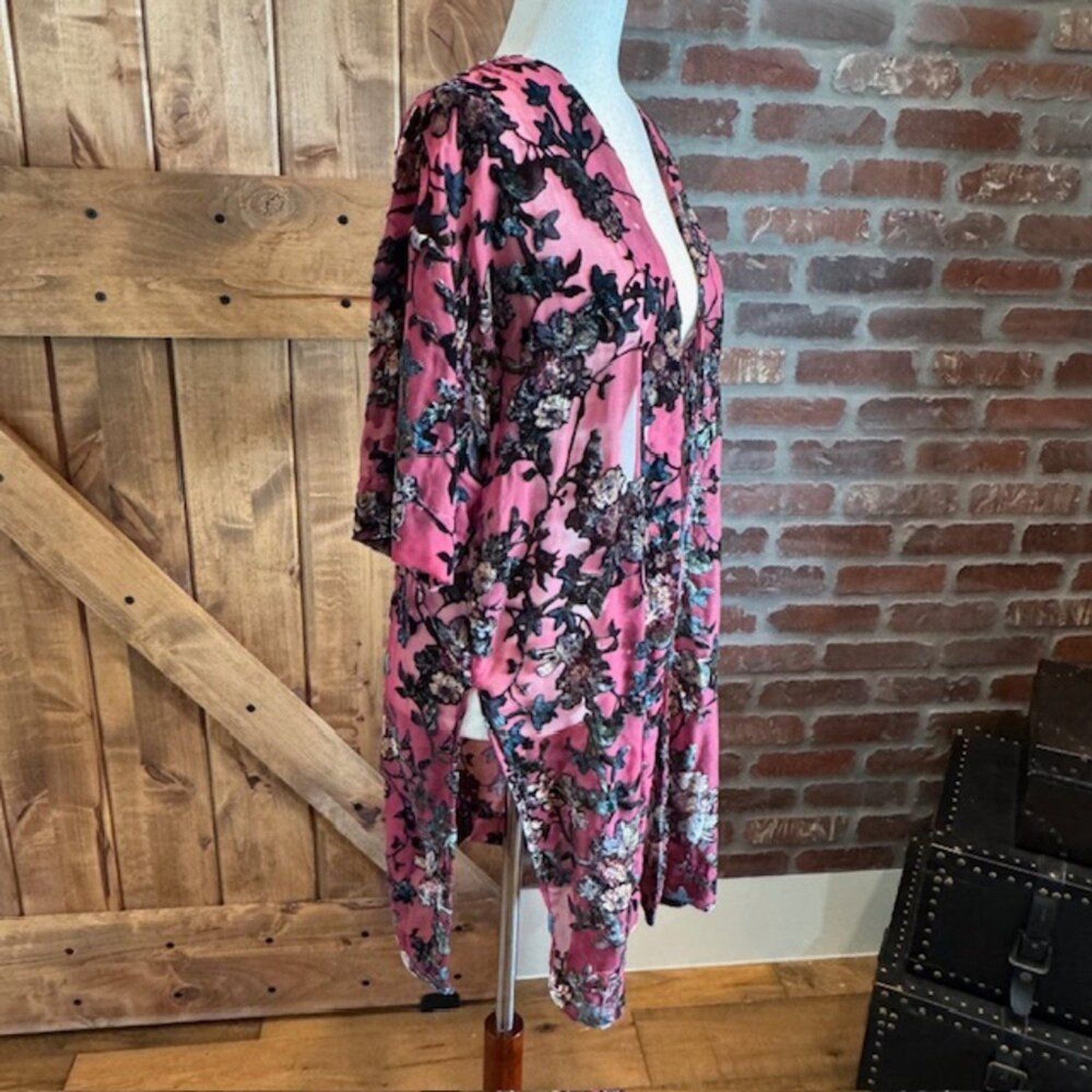 Arizona Jean Co. Velvet Burnout Floral Kimono Robe – Size M/L