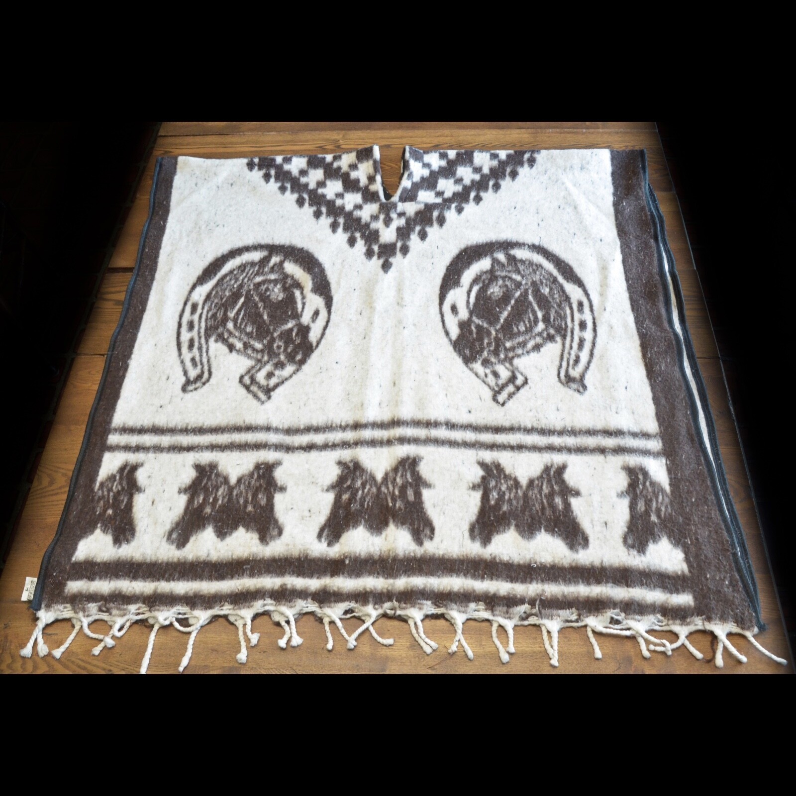 COPO Mexican Poncho XL 39×39 Horse Design Acrylic Wool Blend Made in Mexico