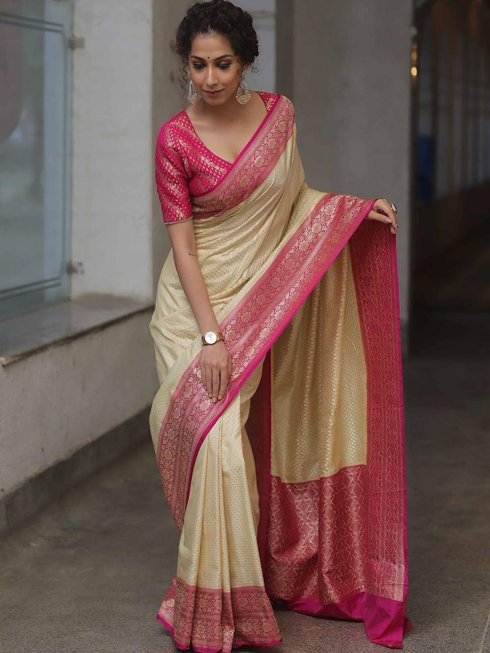 Designer Sari Cream Bollywood Style Bridal Silk Saree Blouse South Indian Party