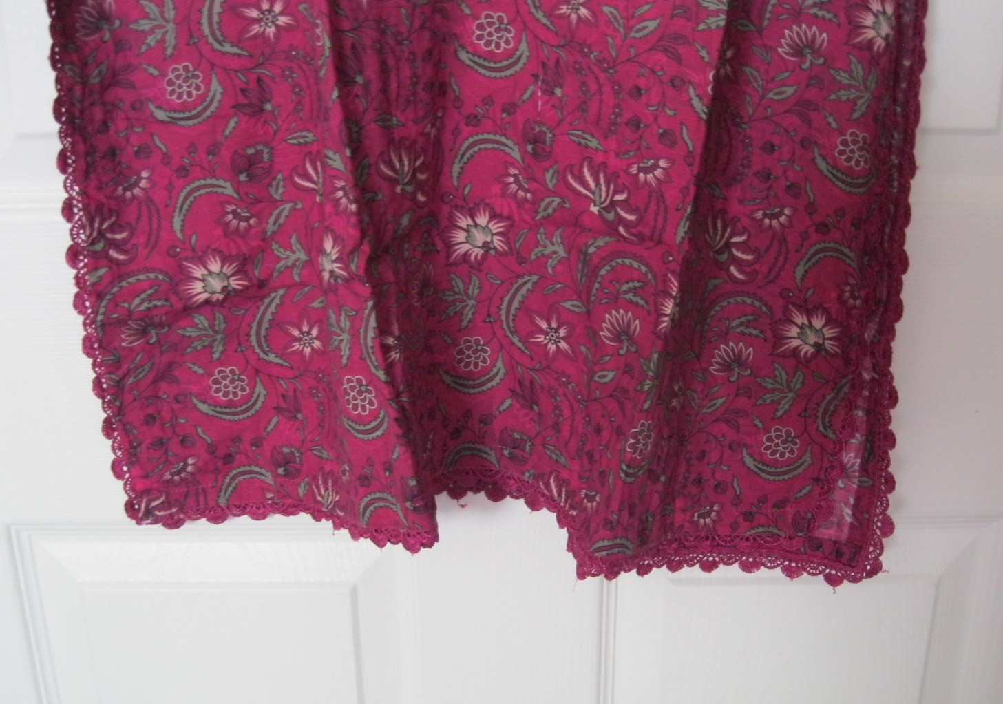 New 2 Pc Pakistani Print Lawn Kurti Trousers Suit Scalloped Trim Magenta Size XL