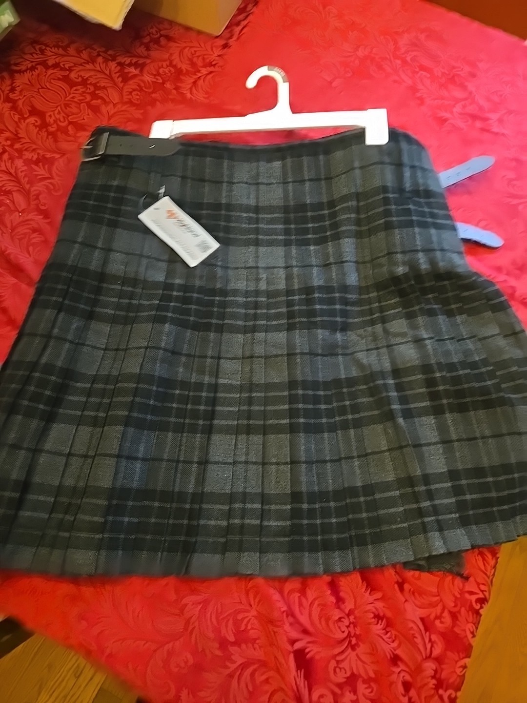 Highland Redstone Men’s Irish Heritage Black/Black Tartan Kilt Acrylic 46/48