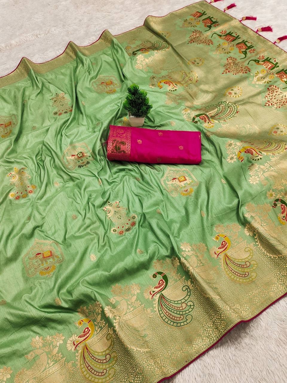 New Arrival Viscose Dolla Silk Saree With Blouse For Wedding & Party Wear