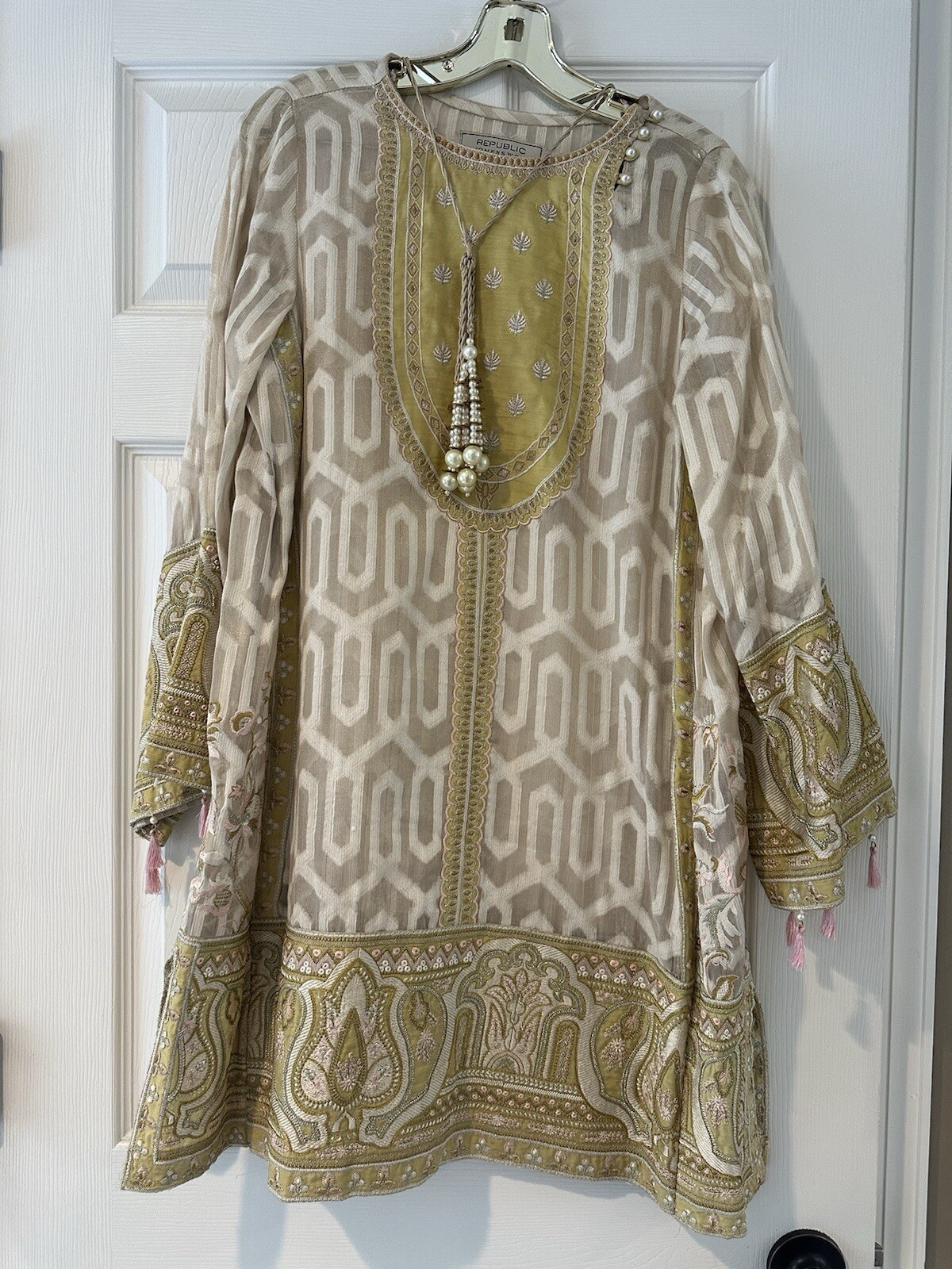 REPUBLIC WOMENSWEAR 3-Peice Beige Yellow Pink Shalwar Kameez Suit (Large)