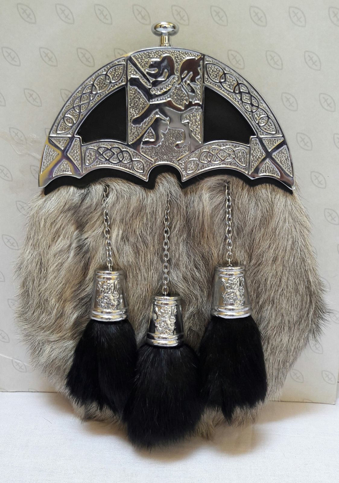 Scottish Kilt Dress White Grey Goat Skin Sporran Rampant Lion Cantle & Tassels