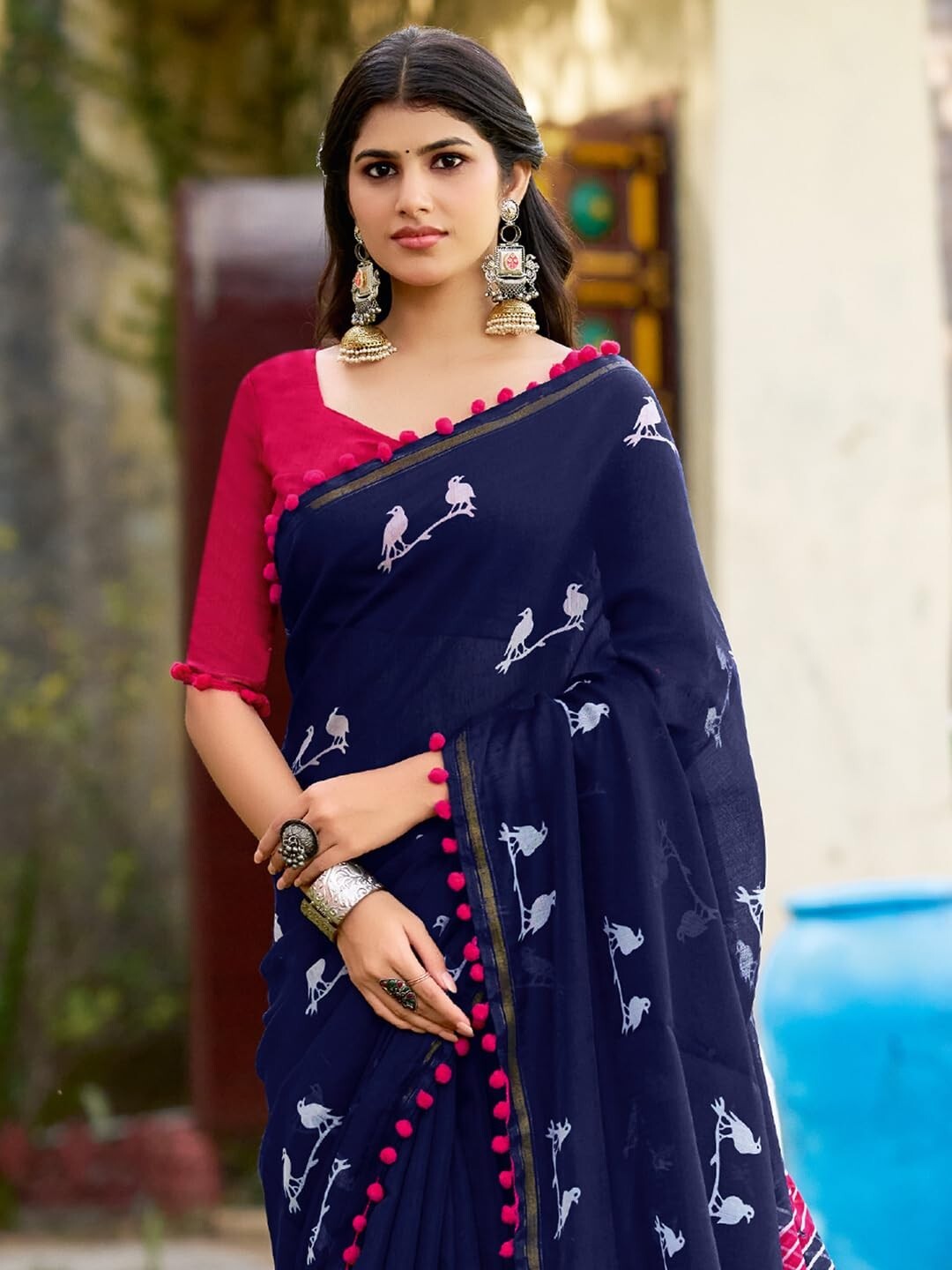 Women’s Cotton Geometric Printed Saree With Unstitched Blouse Piece