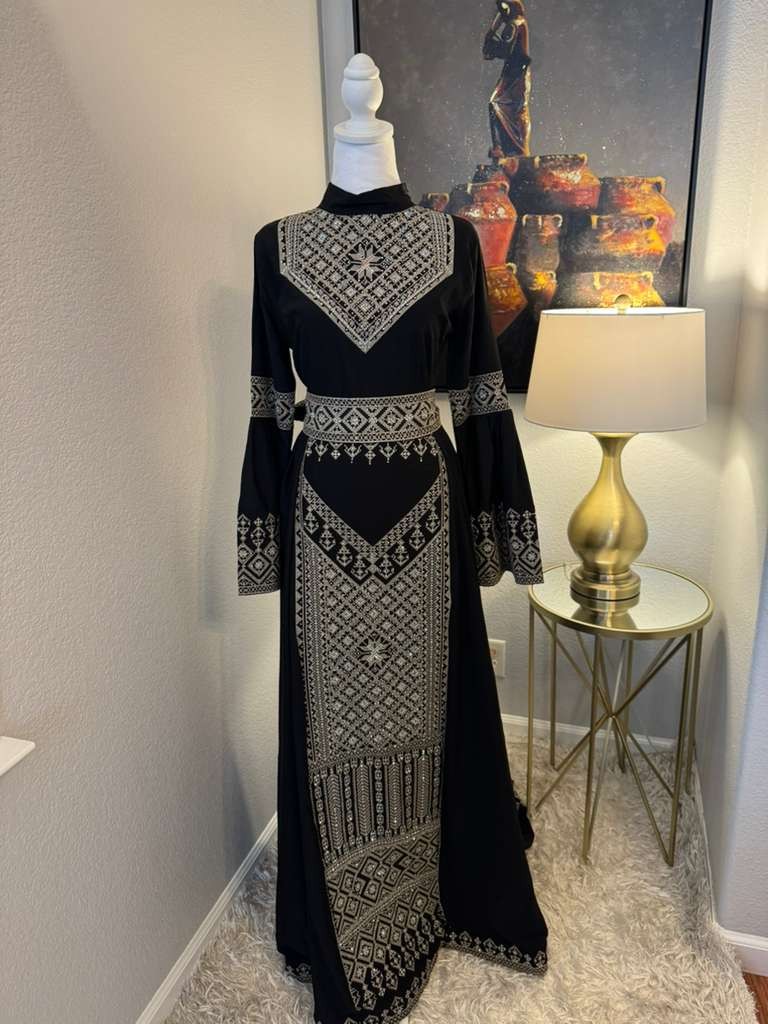 Marina Thobe Set – Women’s Embroidered Dress, Perfect for Eid, Abaya, Ramadan