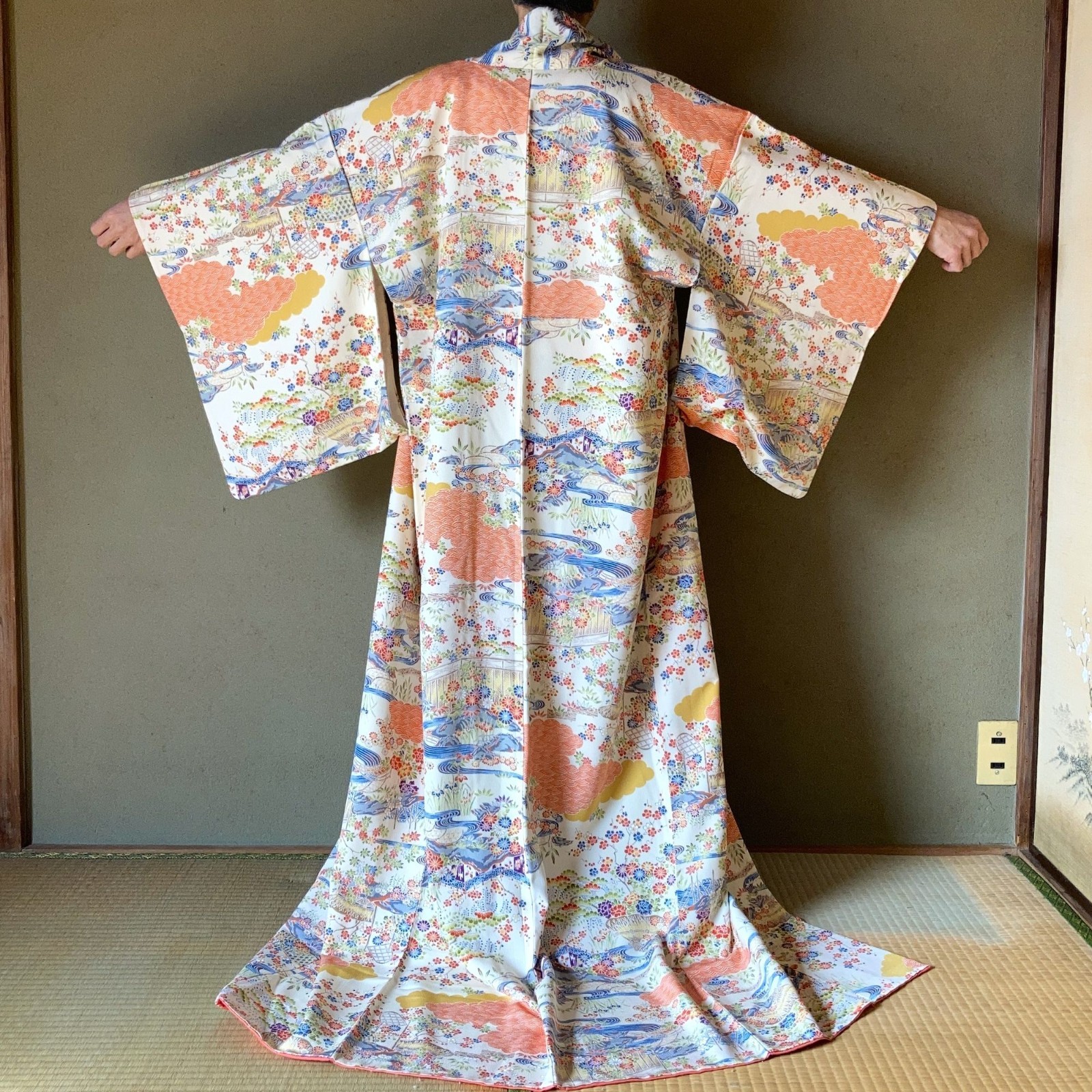 Vintage Silk Komon Kimono Cream Chirimen Stream Floral Seigaiha Pattern Japan