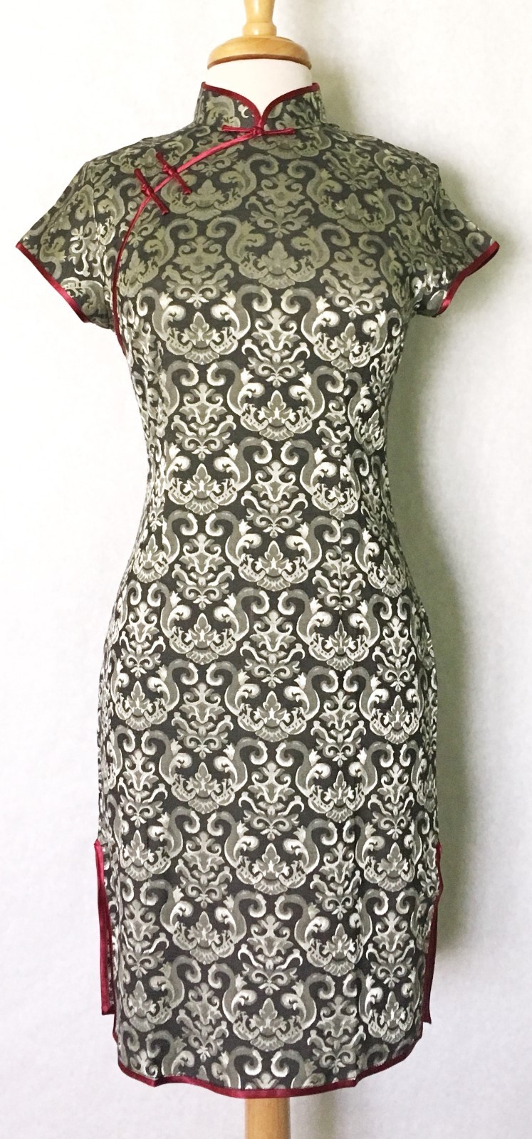 Short Sleeve Chinese Cheongsam Qipao Summer Dress Black with Gold Flower