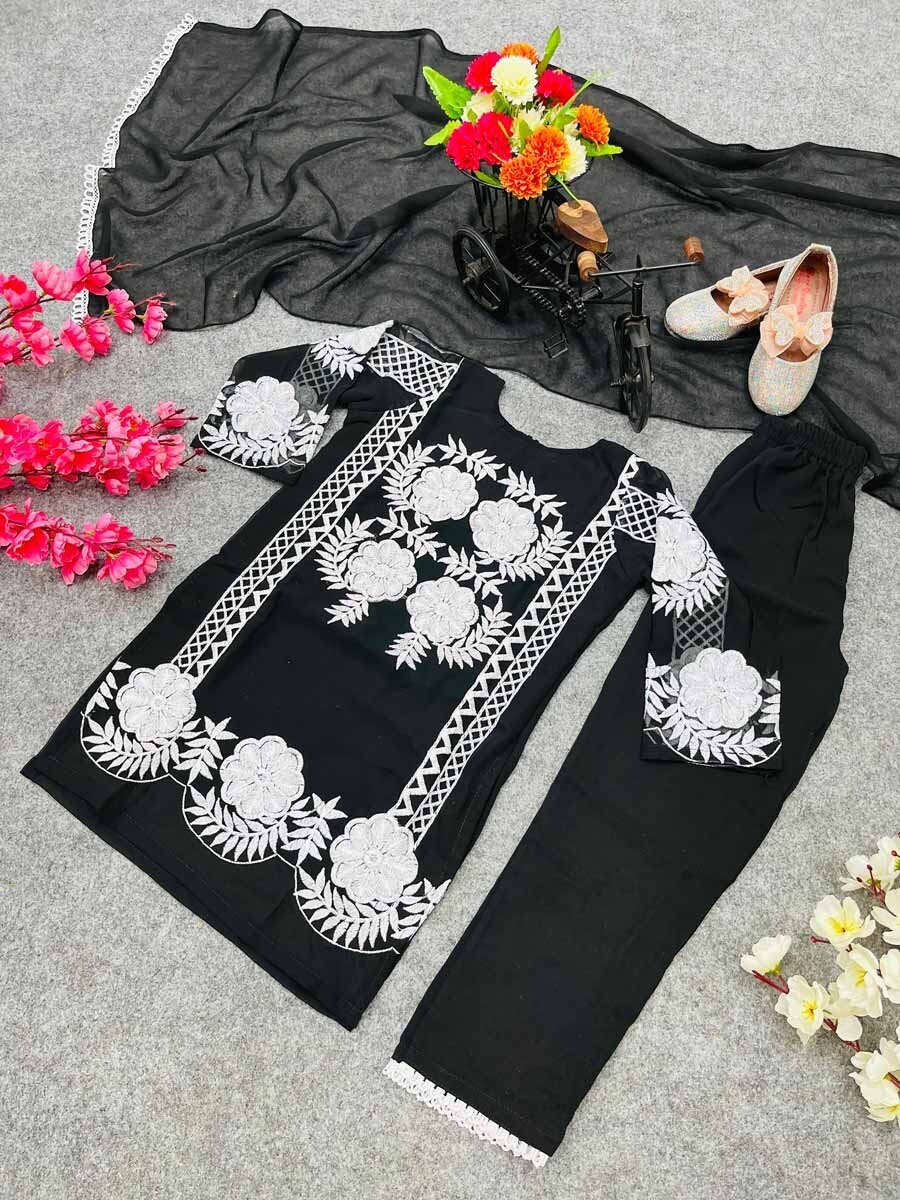 Kids Indian GEORGETTE EMBROIDERY WORK WEAR TOP BOTTOM WITH DUPATTA age 3to5
