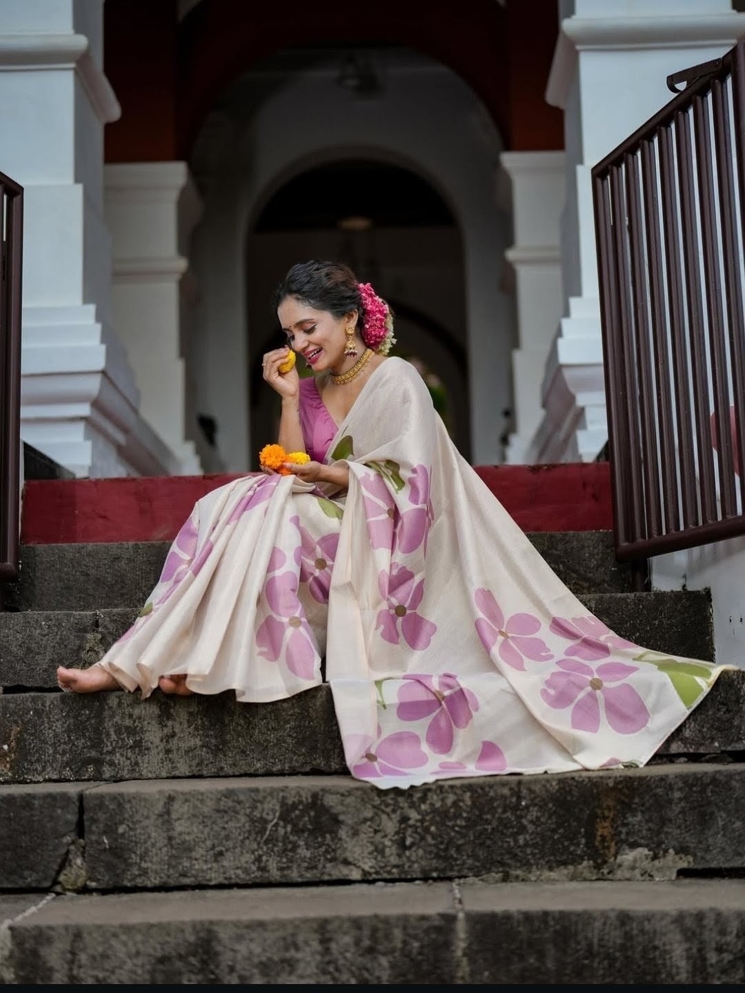 Women’s Cream Pink Linen Tissue Silk Saree Floral Matching Blouse Ethnic Sari