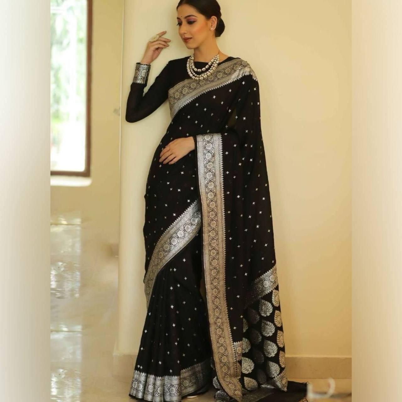 Black Banarasi Silk Saree Wedding Wear Jacquard Pallu Indian Ethnic Sari