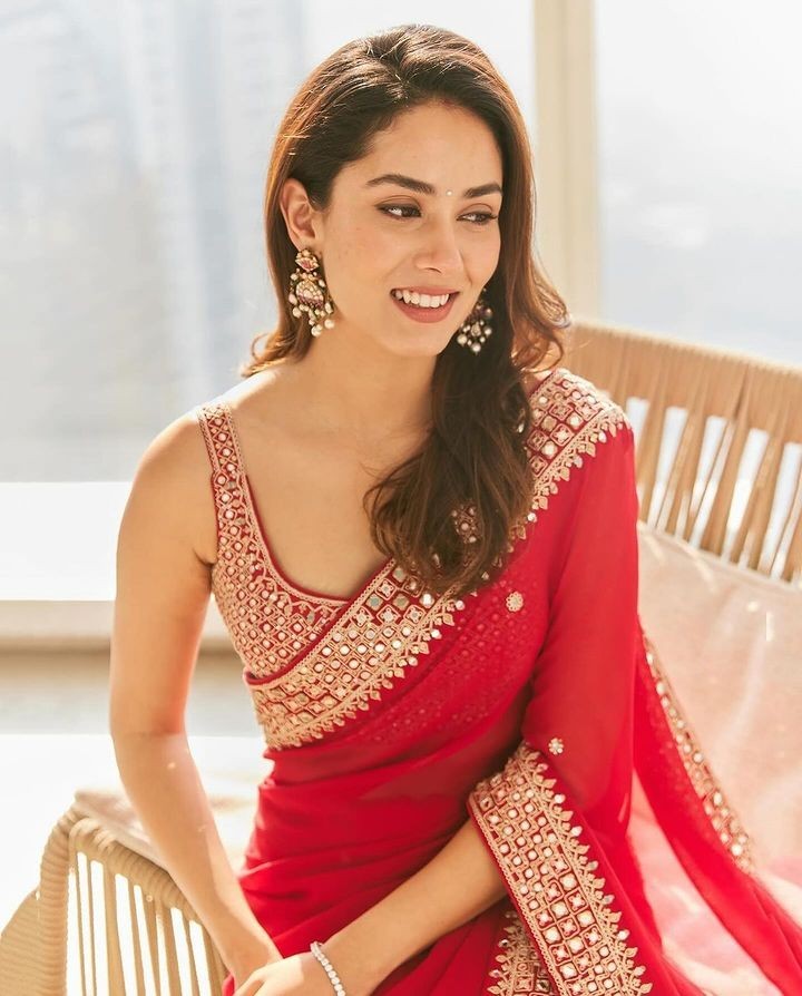 GEORGETTE RED COLOR DORI THREAD SEQUENCE HANDCRAFTED BUTTI WORK SAREE WITH CHOLI