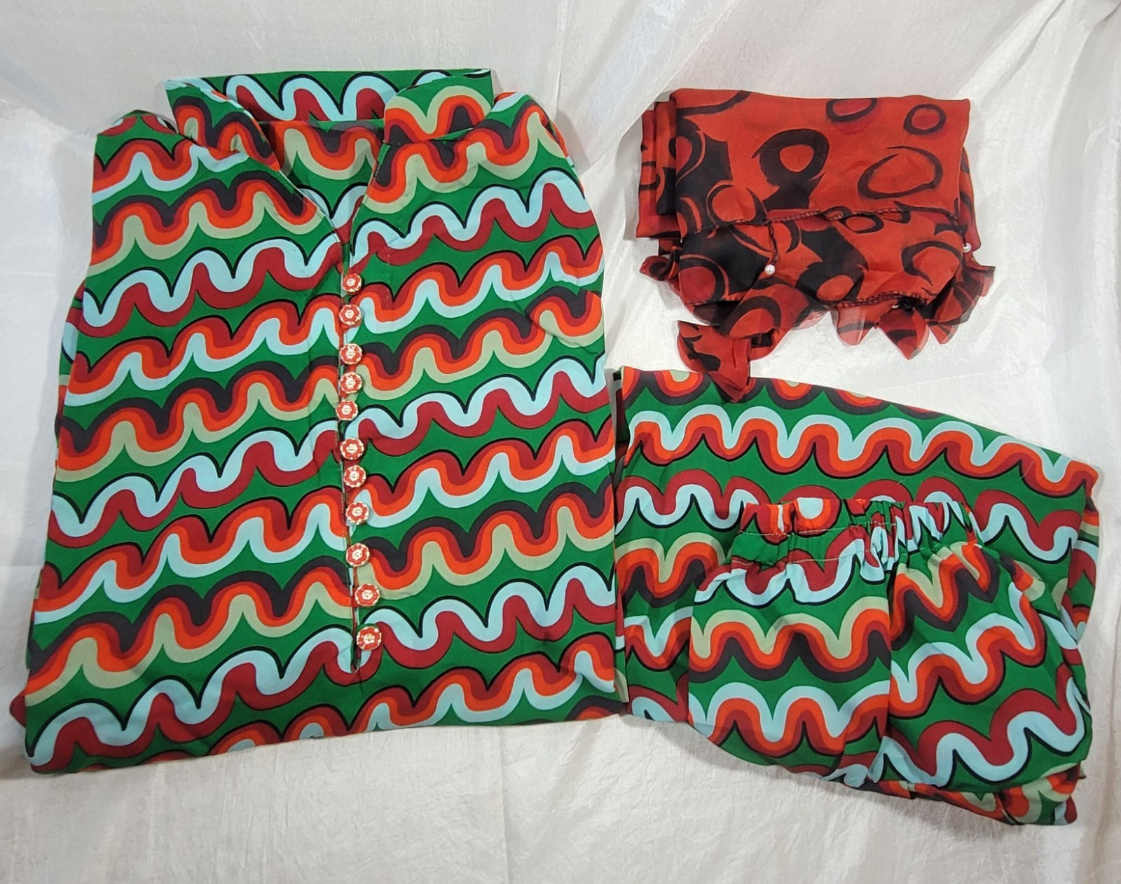 Women’s 3pc Lightweight Dupatta Kurta Set – Wavy Geometric Pattern 40″ Chest