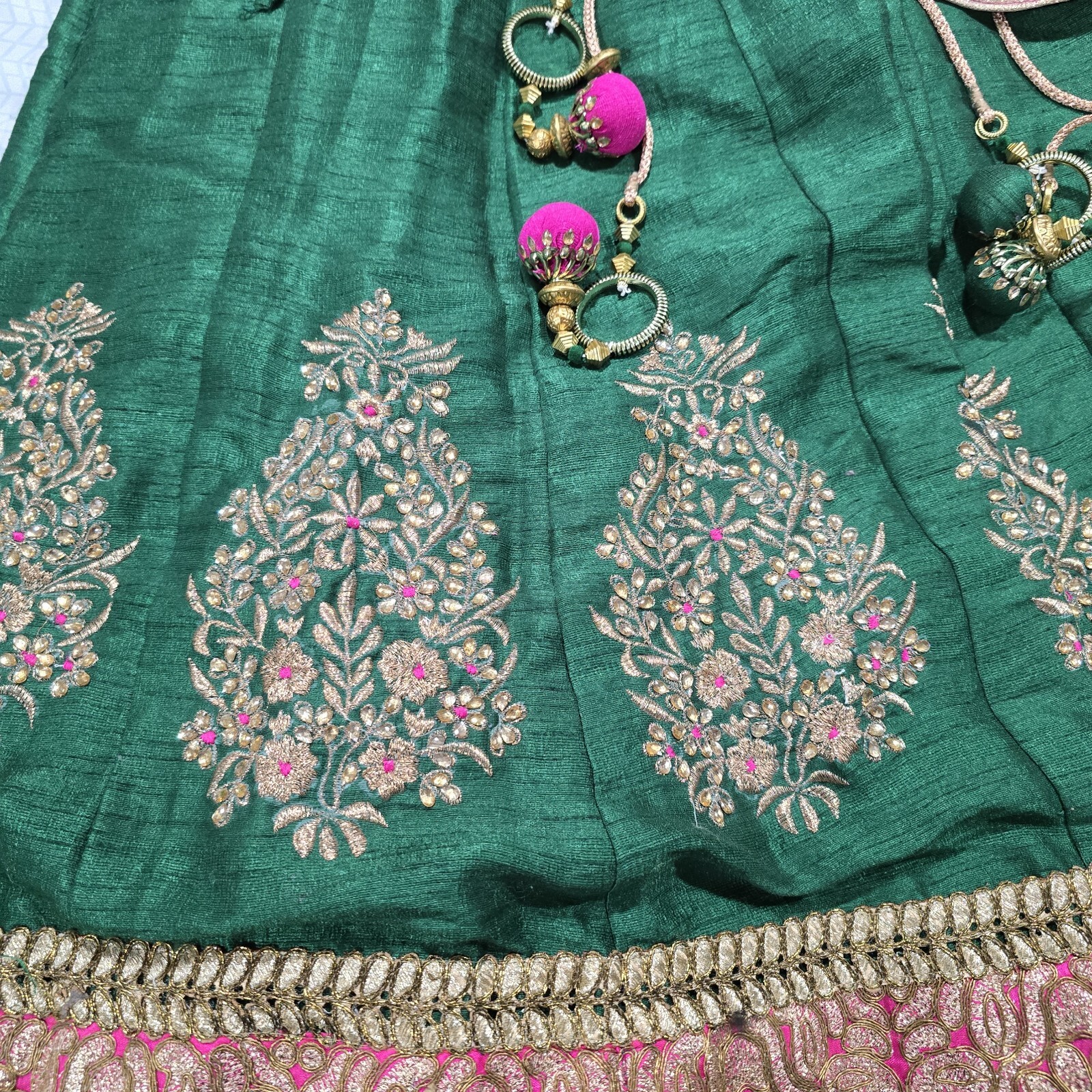 GORGEOUS! 3 PIECE Multi COLORED LENGHA CHOLI- SIZE M