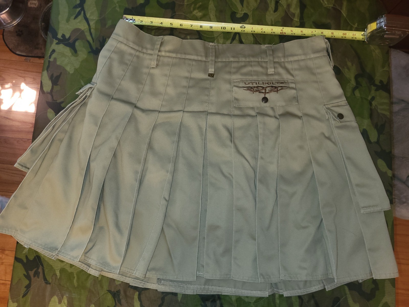 Utilikilt Men’s Khaki Utility Kilt Size 42 x 23 Snap Closure Heavy Duty