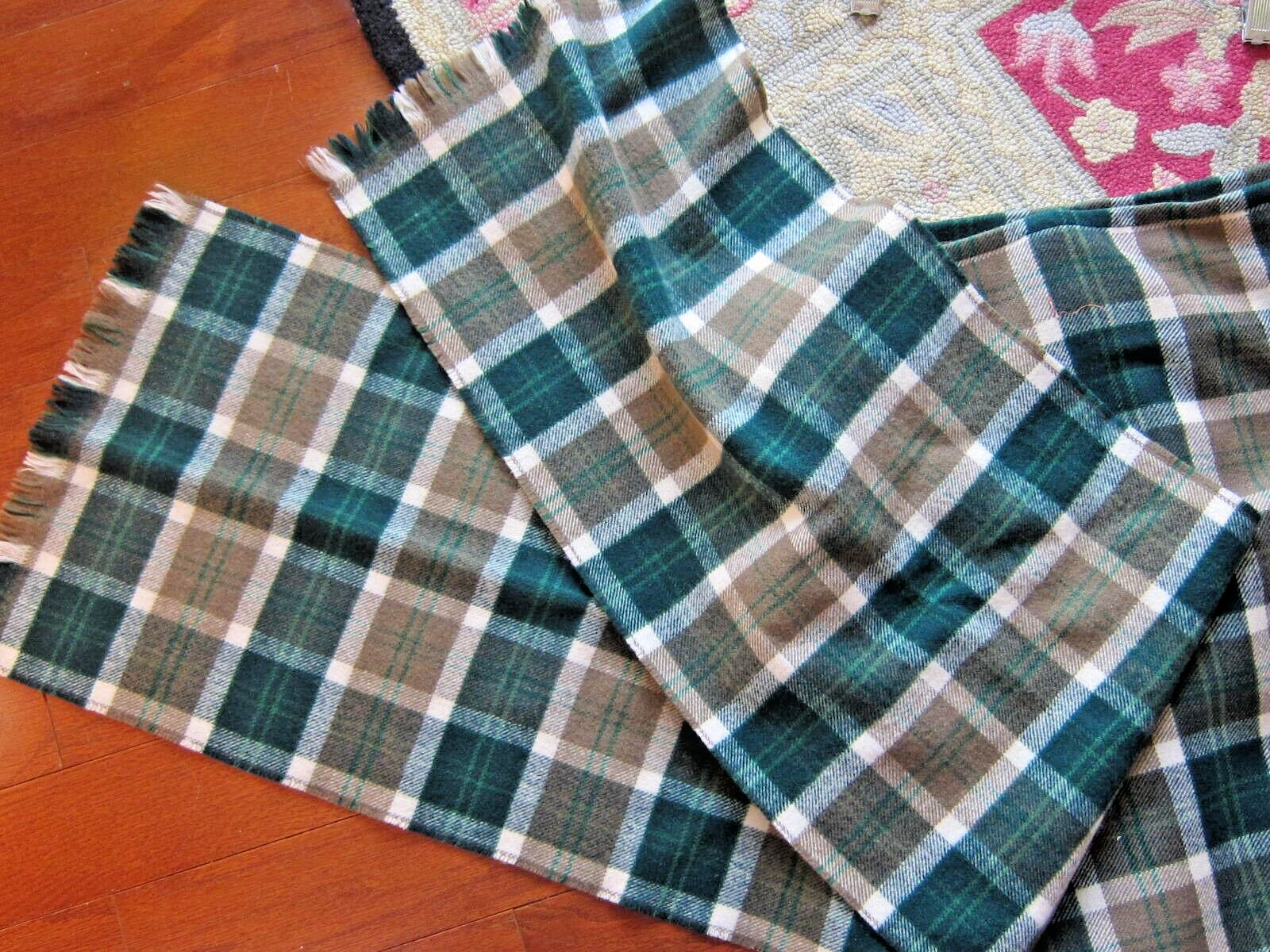 Womens Geoffrey Tailor Highland Royal Mile Scotland Wool Tartan Kilt & Scarf Sm